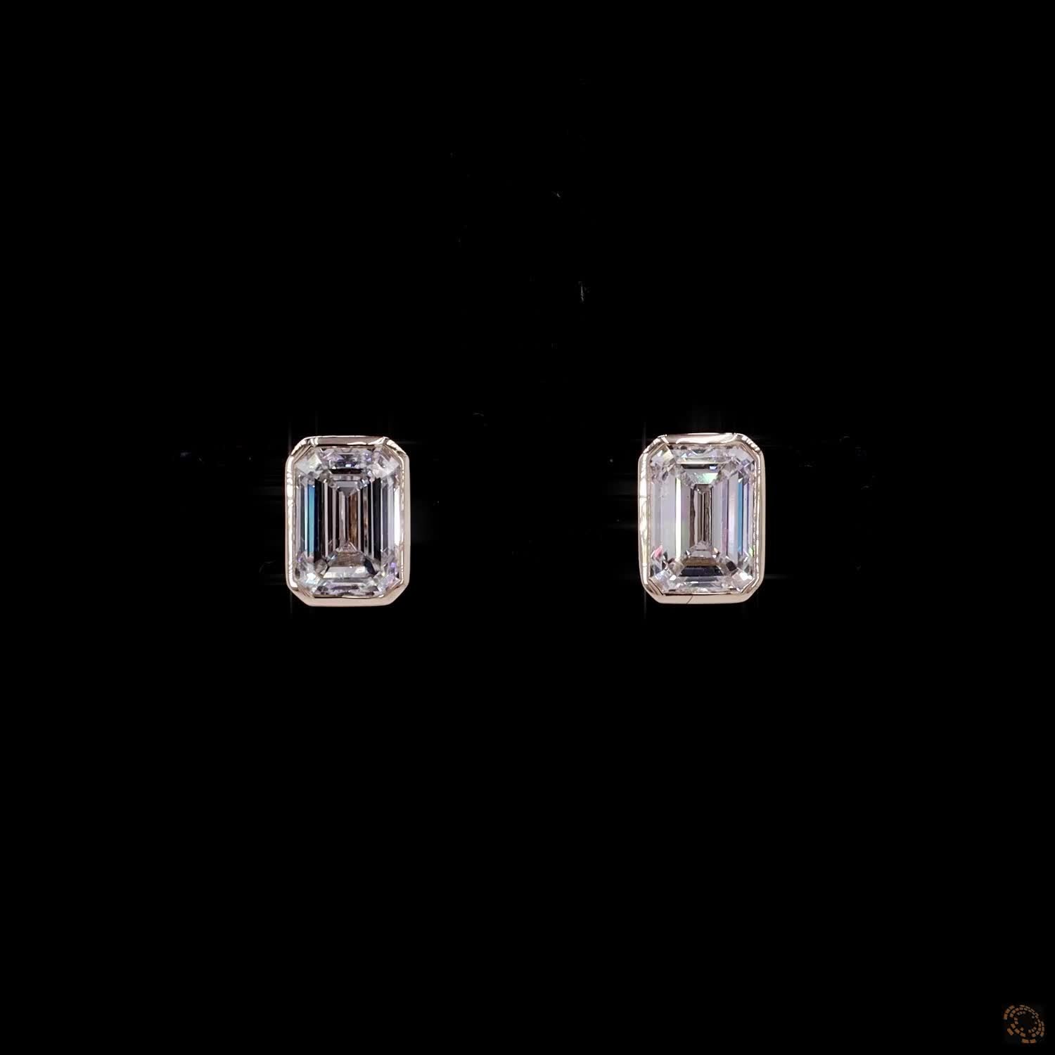 2.56 Ct 14K Yellow GOLD Emerald Shape Studs Earring