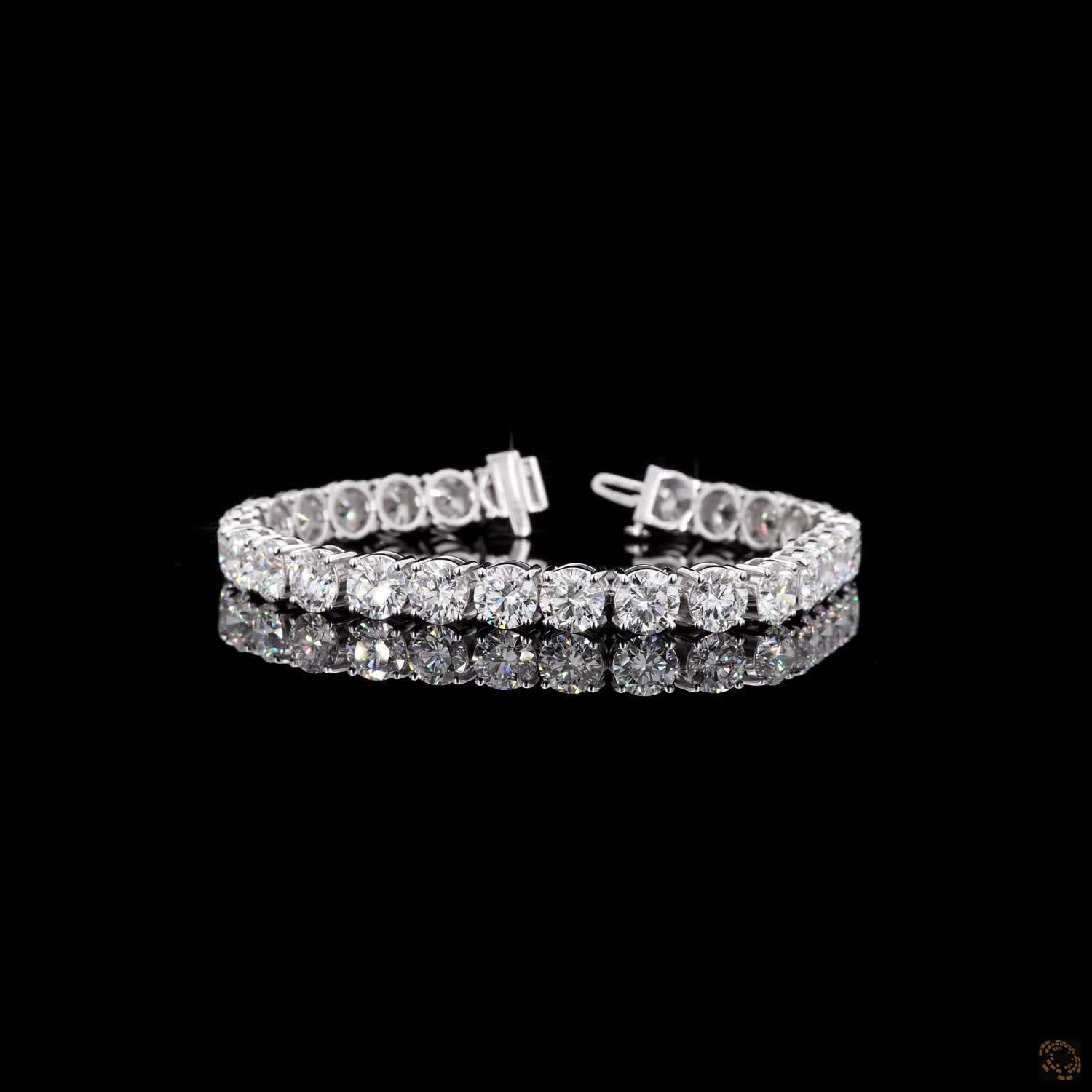 28.42 Ct Traditional 4-Prong Open-Basket Setting for maximum light refraction and brilliance