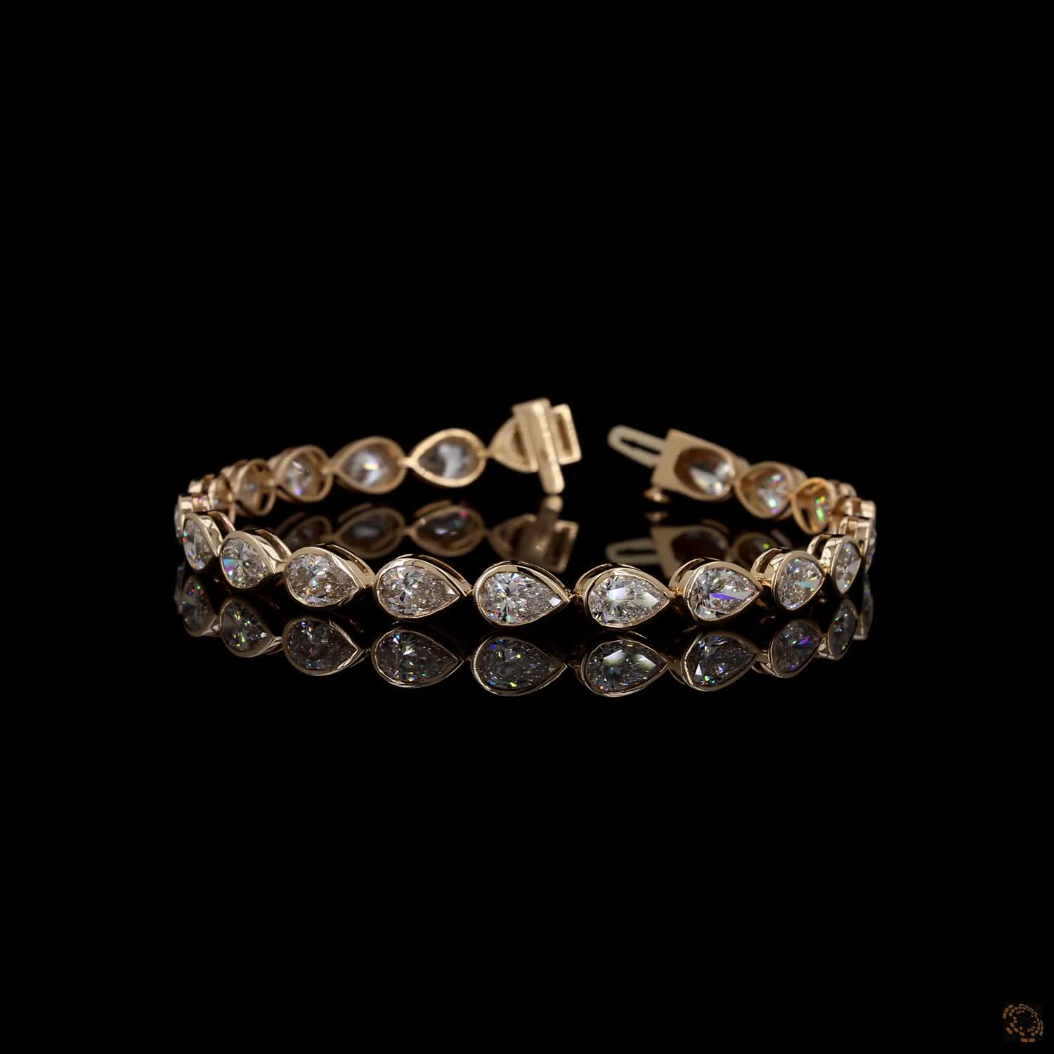 10.55 Ct Pear-Shaped Crystal Tennis Bracelet – Gold-Tone Link Statement Jewelry