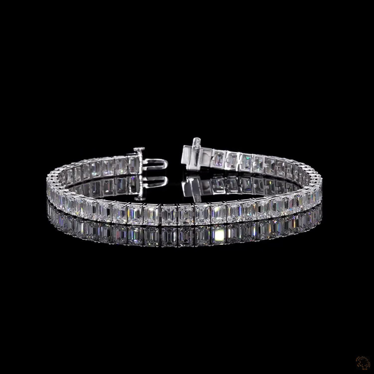 16.72 Ct Emerald Cut Diamond Tennis Bracelet in White Gold