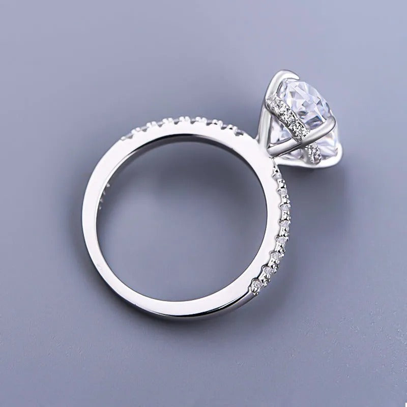 4.00 Ct Oval Cut Simulated Diamond Engagement Ring In Sterling Silver