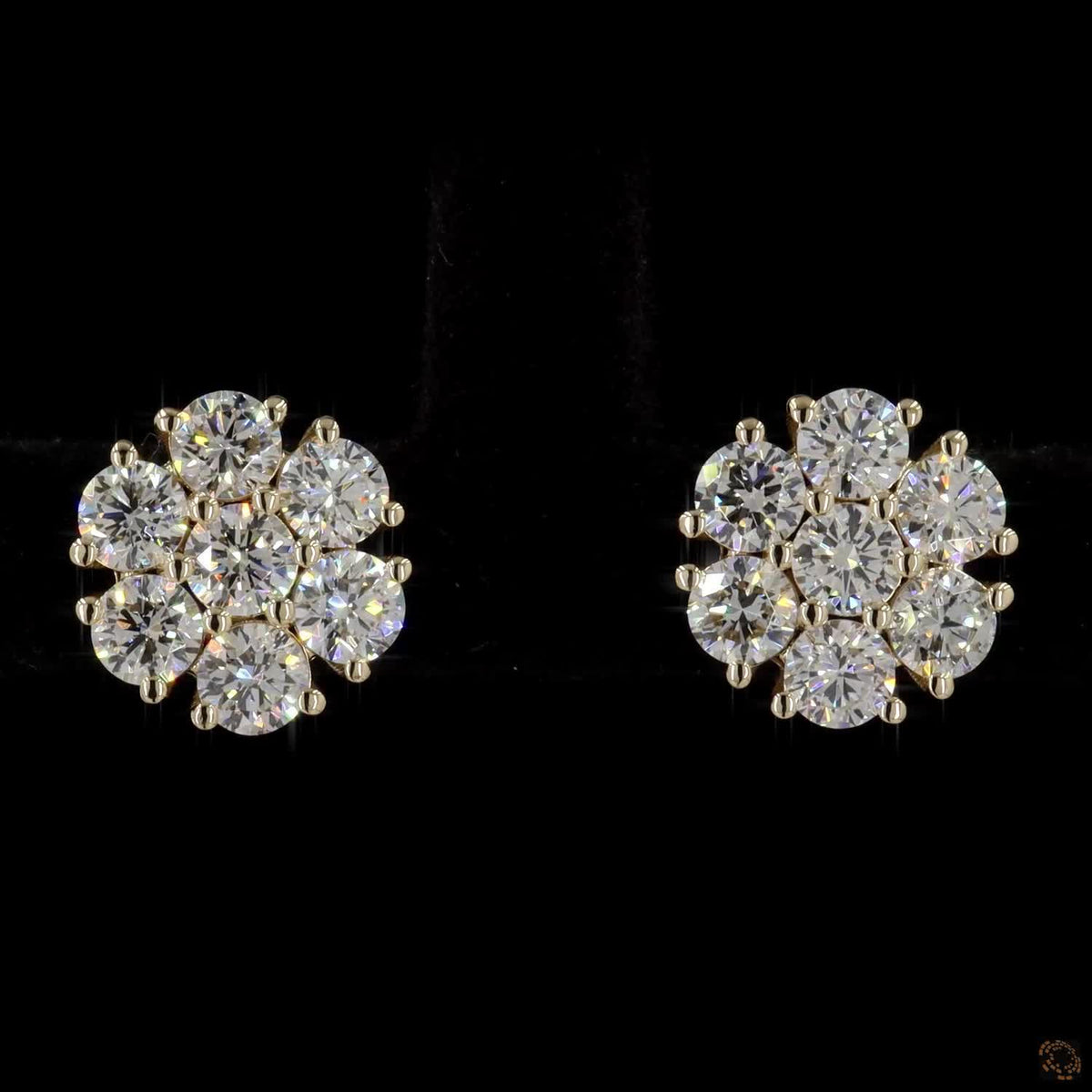 1.39 Ct Round Diamond Cluster Flower Stud Earrings in Yellow Gold