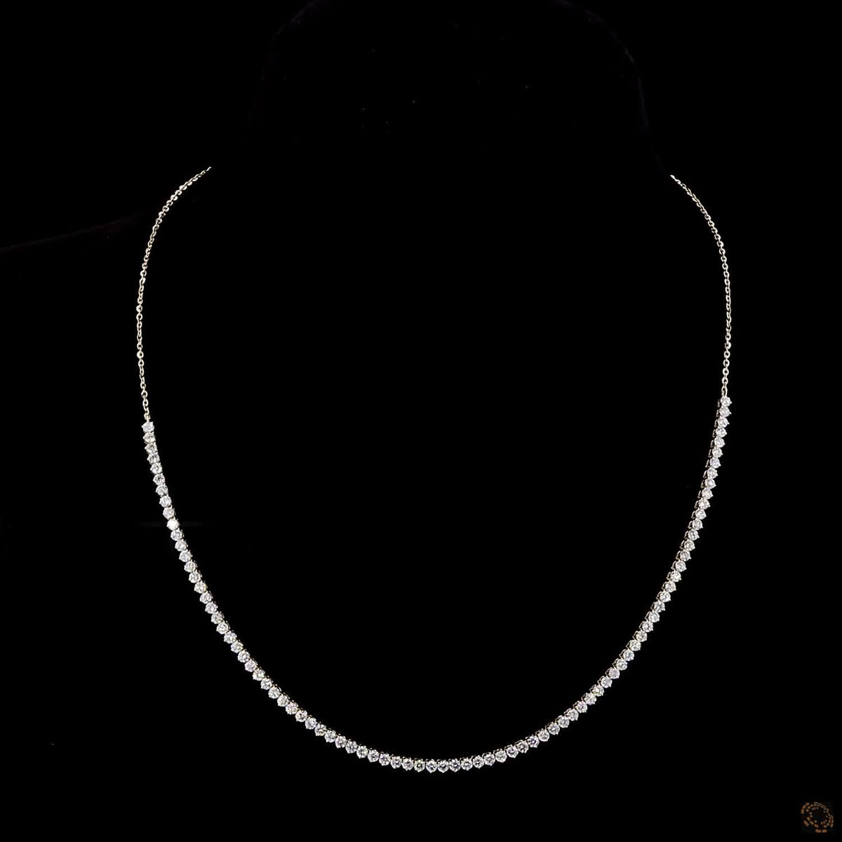 3.98 Ct Graduated Round Brilliant Diamond Riviera Line Necklace in Yellow Gold