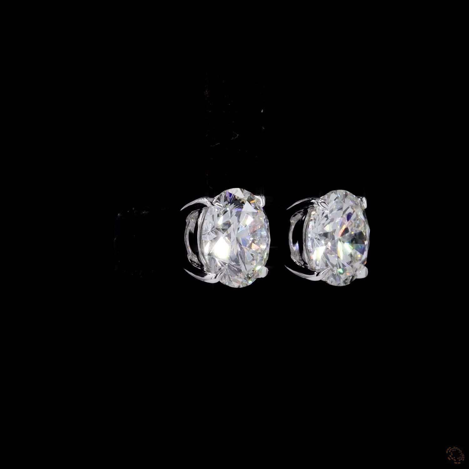 7.17 Ct Sleek, micro-claw prongs taper subtly over the edges of the stone, providing maximum security with minimal metal coverag