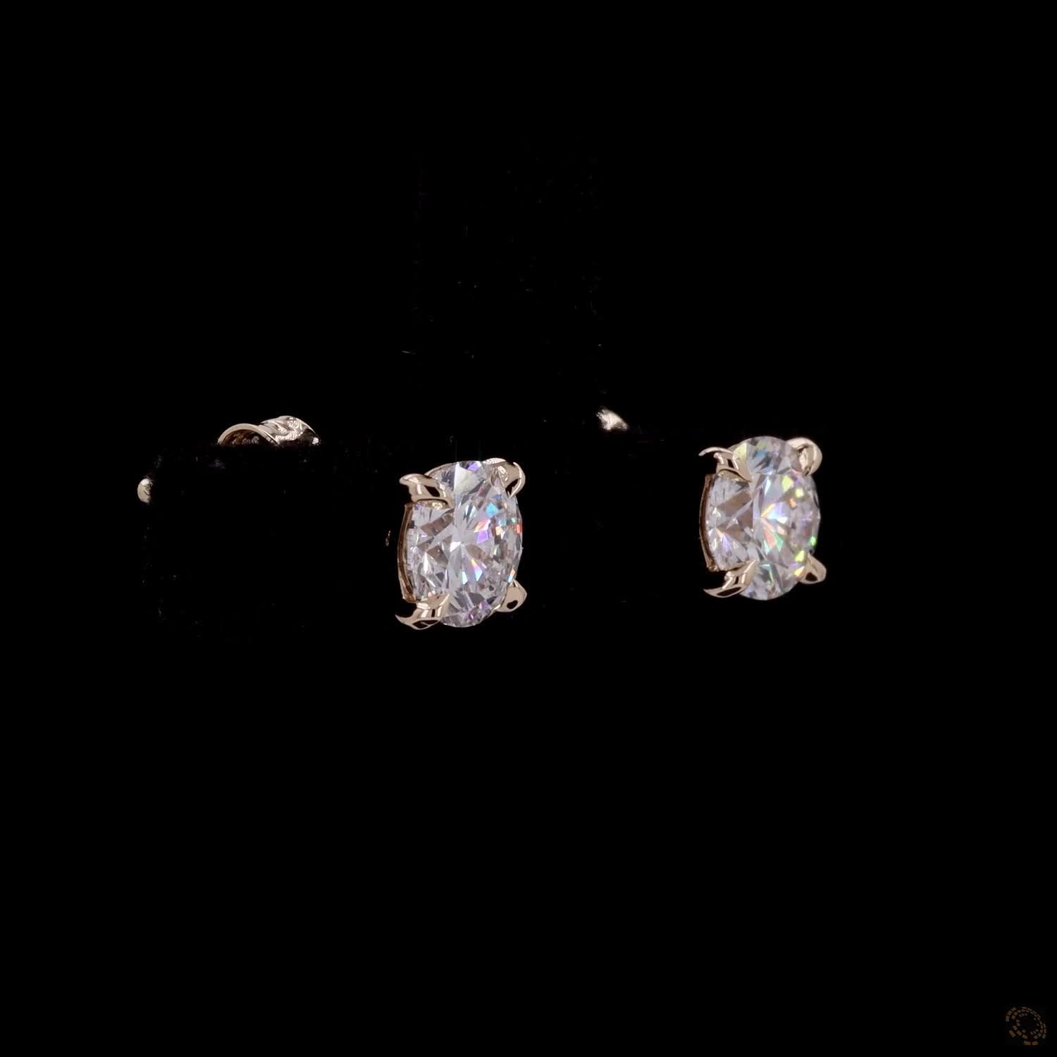 1.47 Ct Yellow Gold Round Solitaire Stud Earrings with 4 Double Prongs