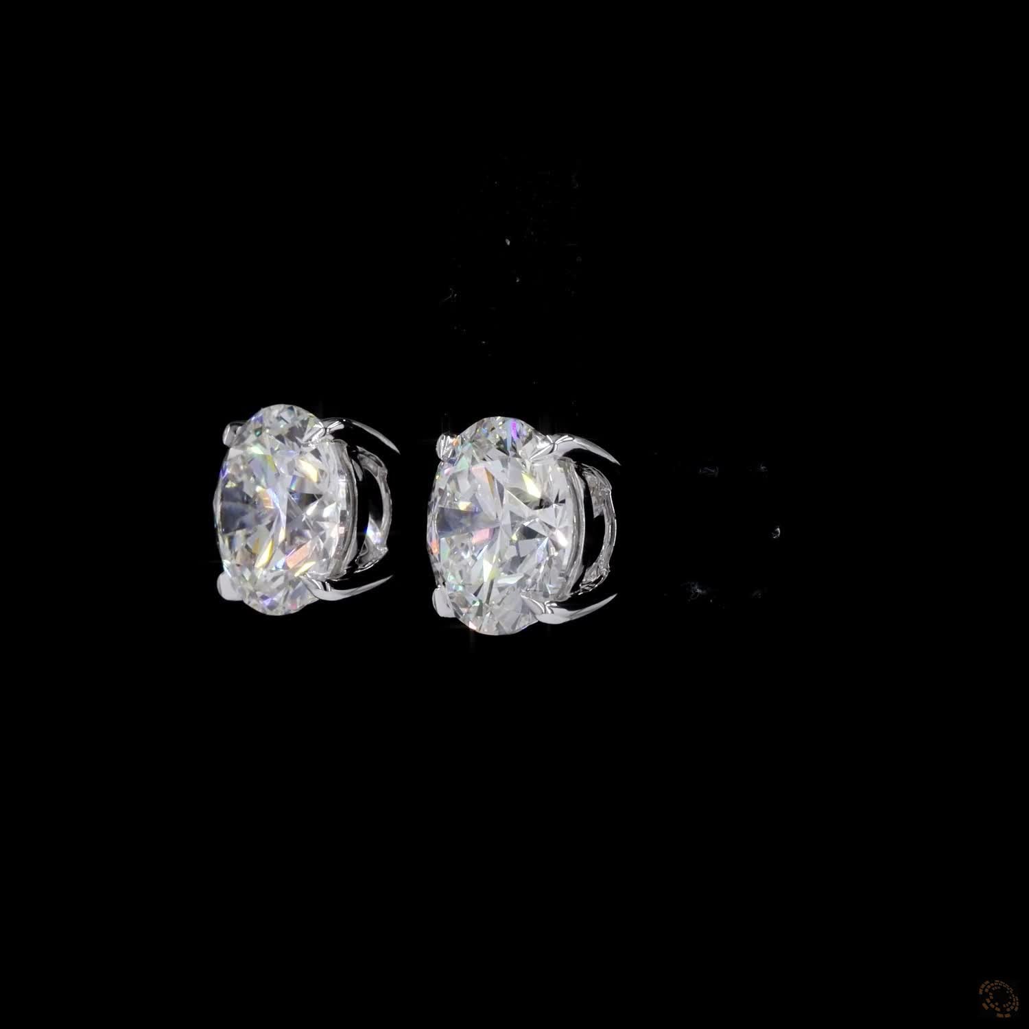 7.17 Ct Sleek, micro-claw prongs taper subtly over the edges of the stone, providing maximum security with minimal metal coverag