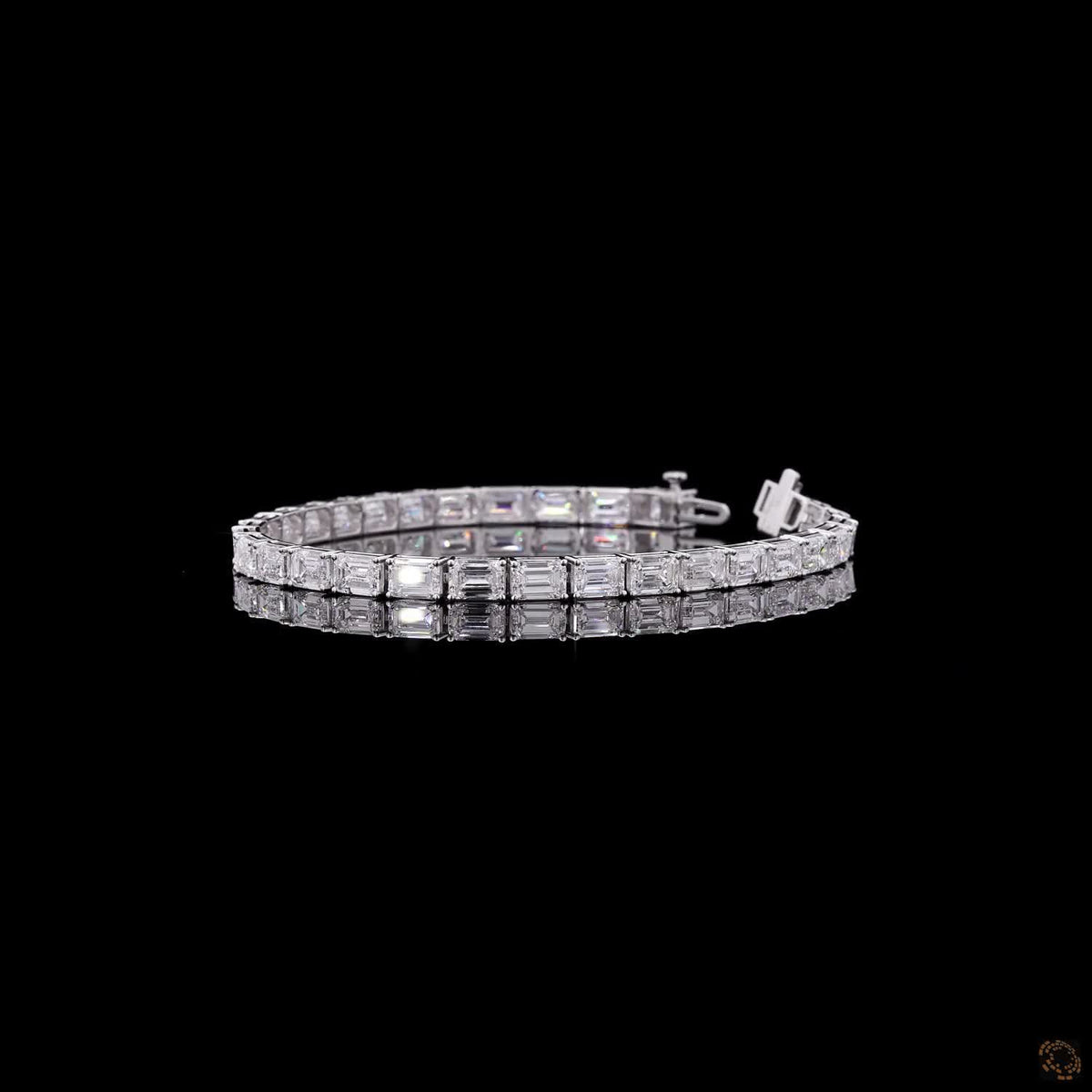 15.78 Ct East-West Emerald Cut Diamond Tennis Bracelet in White Gold