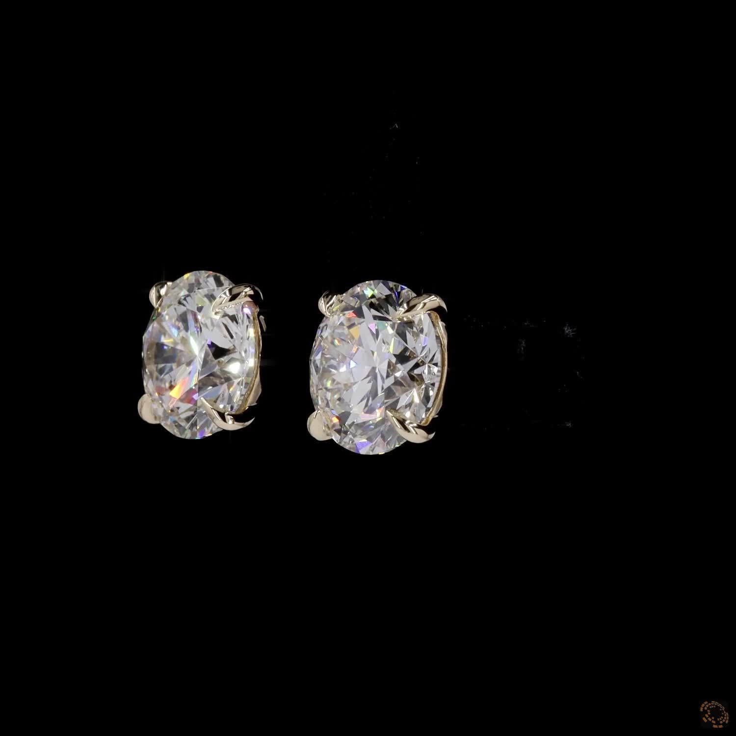 7.87 Ct Classic four-prong setting with refined claw prongs holding each gemstone securely at the corners to maximize light entry and brilliance