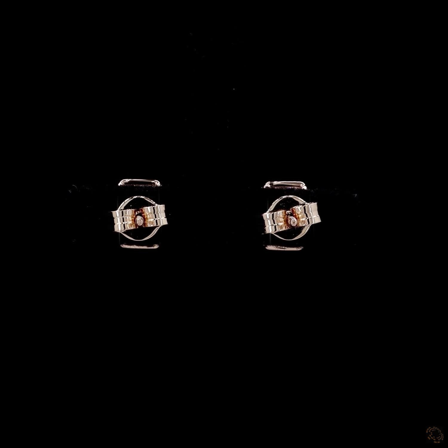 2.41 Ct Full Bezel Setting (a continuous metal rim wraps fully around the gem for maximal protection, smooth edges, and a bold geometric profile)