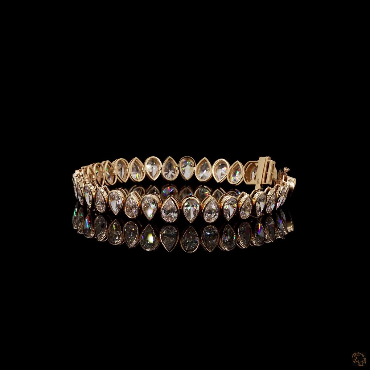 16.17 Ct Luxury Teardrop Crystal Tennis Bracelet – Gold-Tone Statement Link Bracelet with Brilliant-Cut Stones