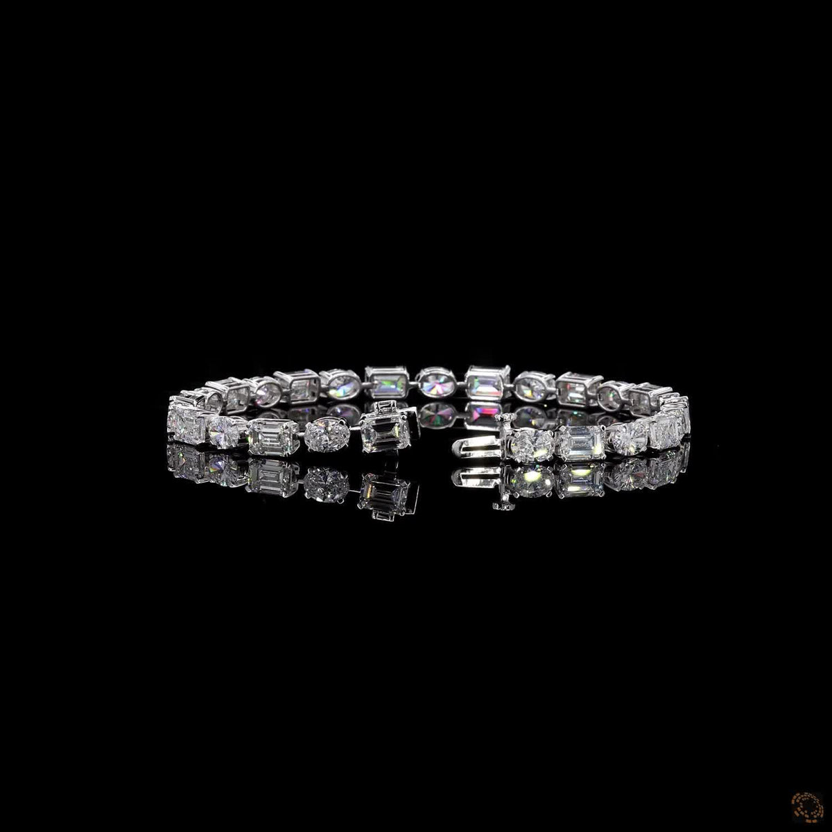 14.5 Ct Luxury Oval-Emerald cut Diamond Fashion Bracelet in Gold Setting