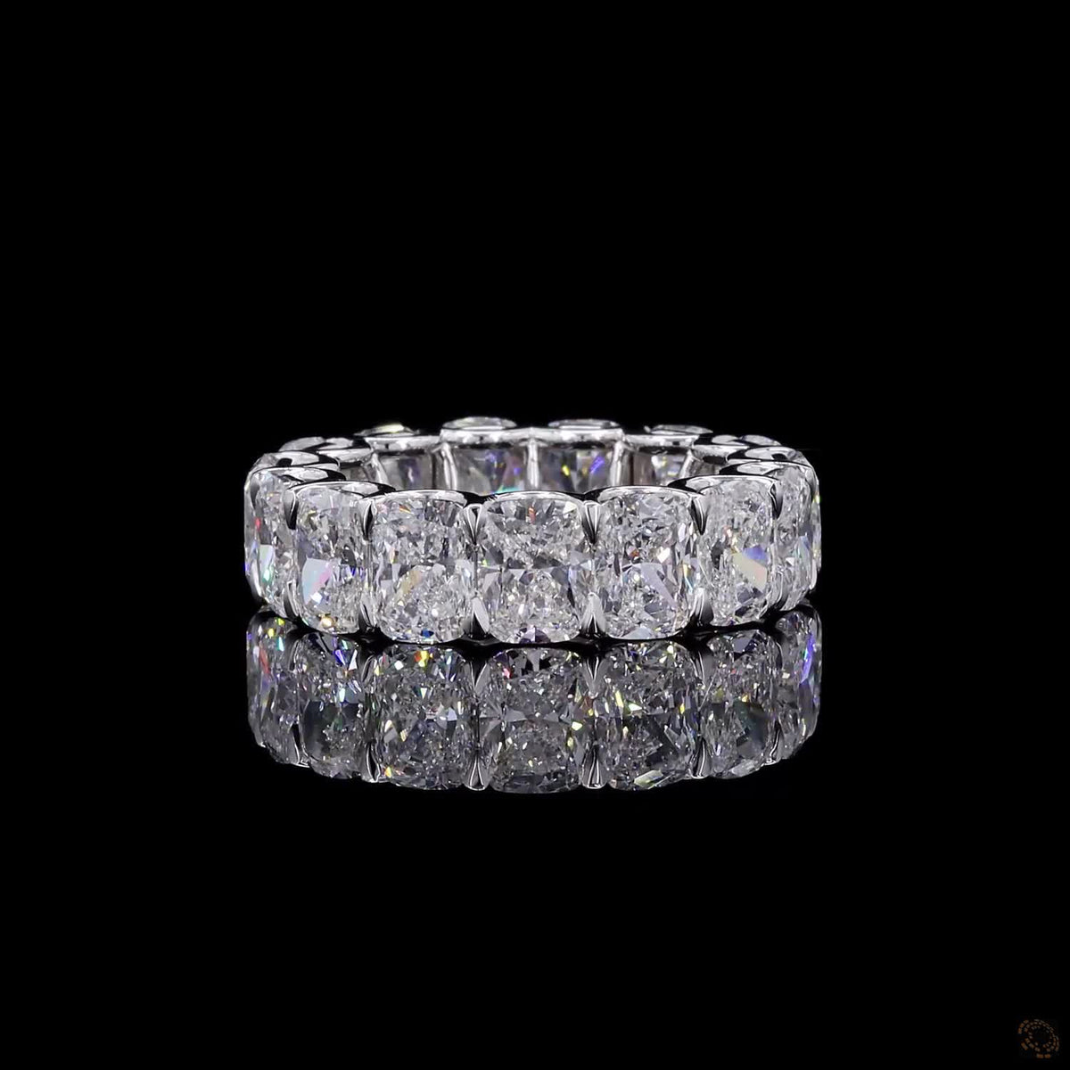 10.76 Ct Experience breathtaking sparkle from every angle with this exquisite cushion-cut diamond eternity band