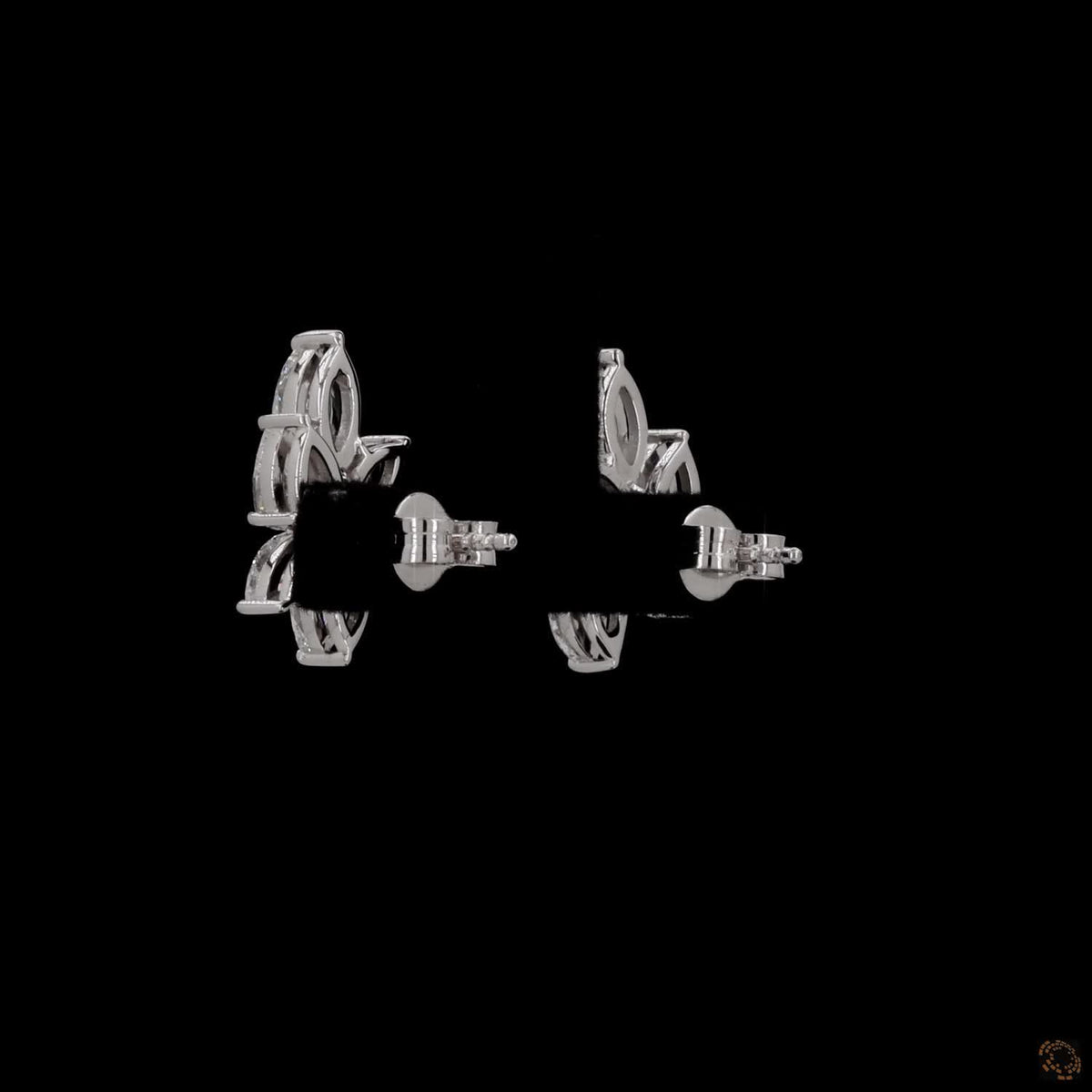 2.85 Ct High-brilliance marquise and pear cut diamonds set in shared-prong mountings