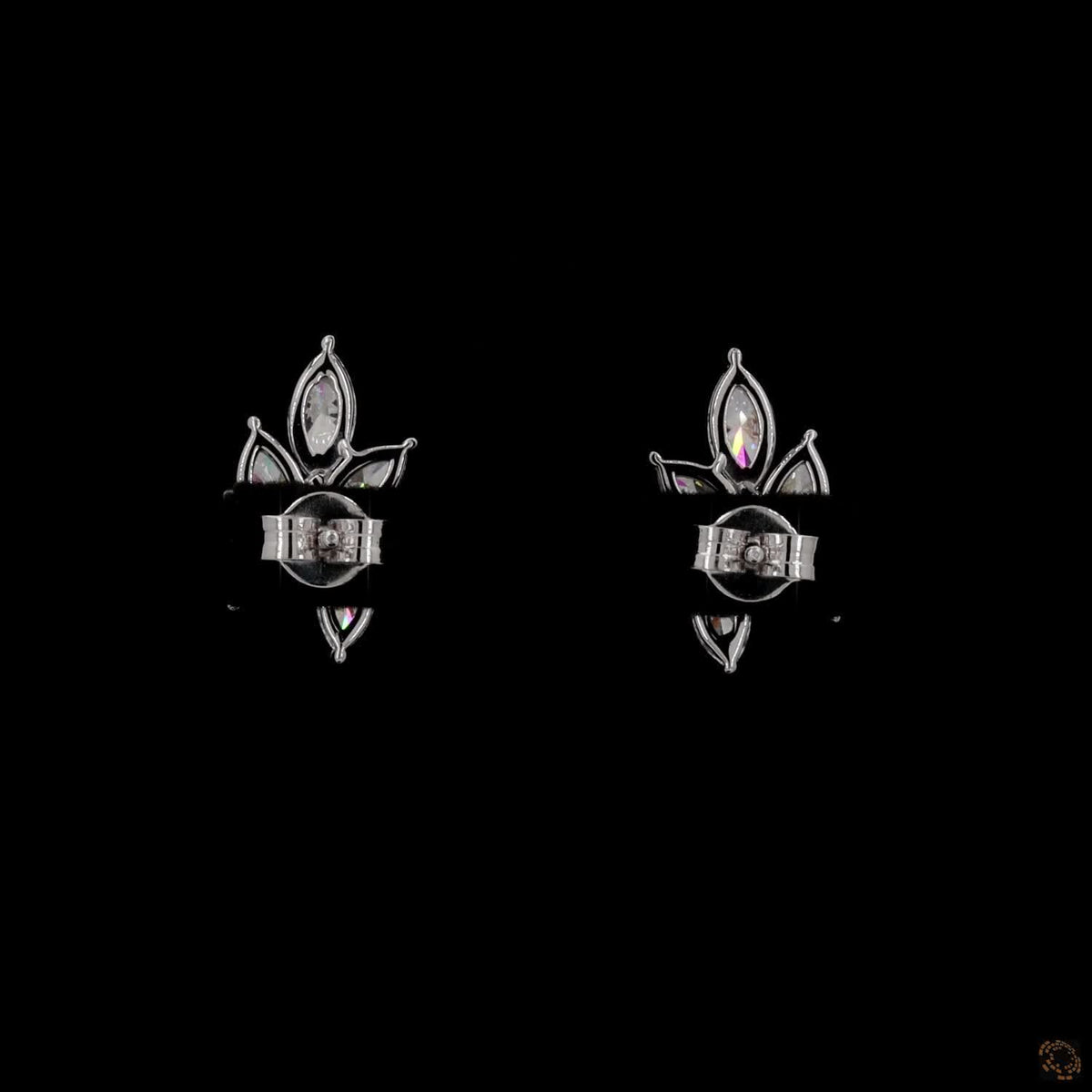 2.85 Ct High-brilliance marquise and pear cut diamonds set in shared-prong mountings
