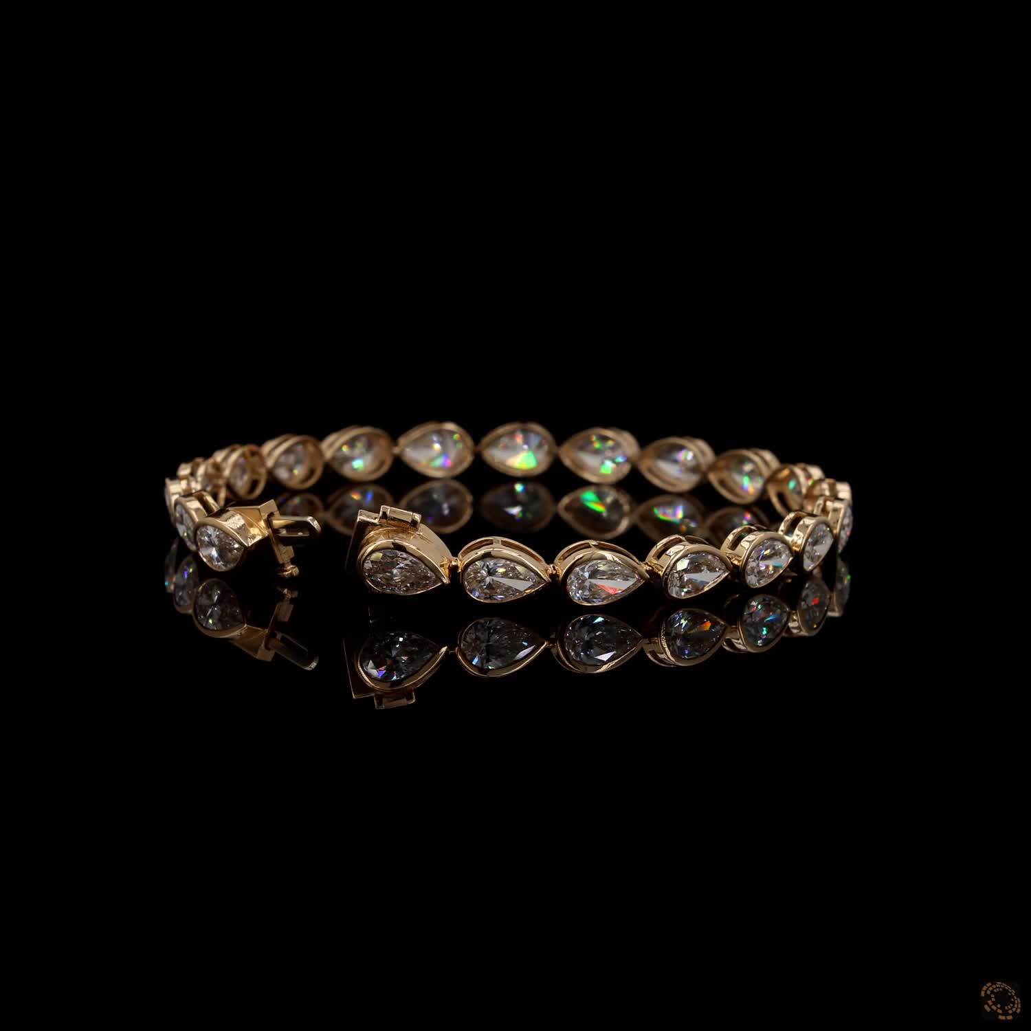 10.55 Ct Pear-Shaped Crystal Tennis Bracelet – Gold-Tone Link Statement Jewelry