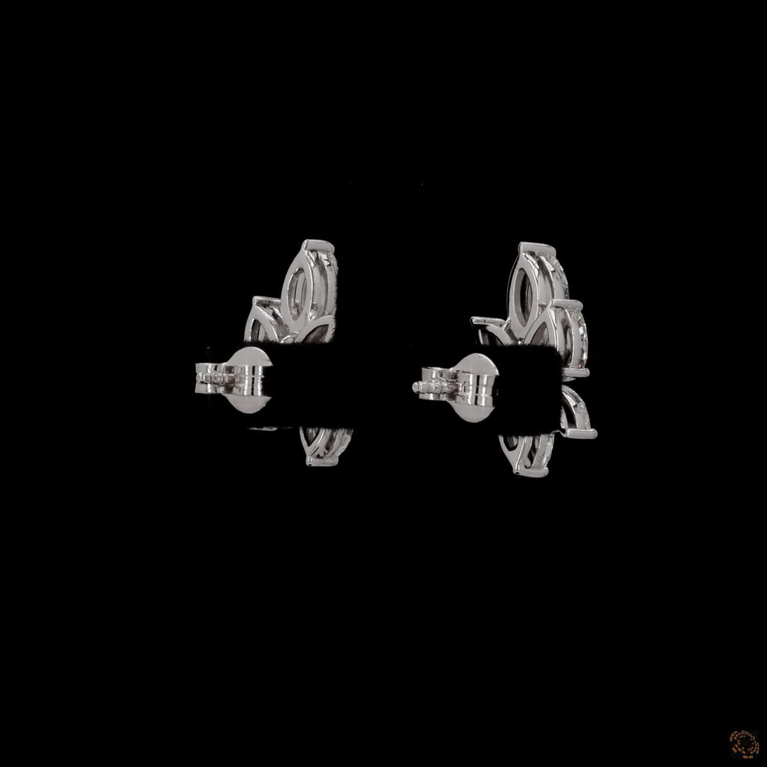 2.85 Ct High-brilliance marquise and pear cut diamonds set in shared-prong mountings