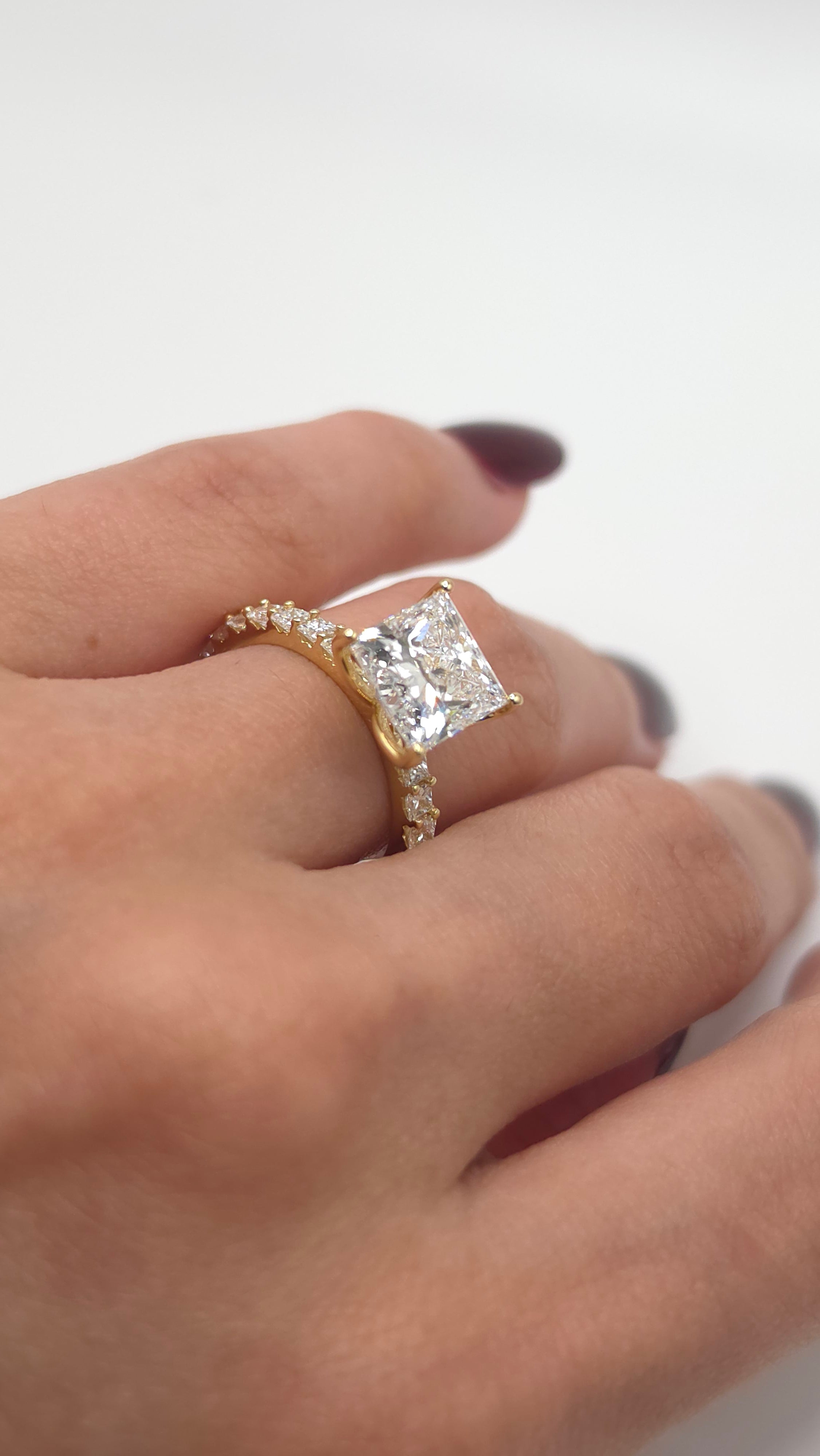 3.90 Ct Princess Cut Diamond Solitaire Ring with Curved Pavé Band in Yellow Gold