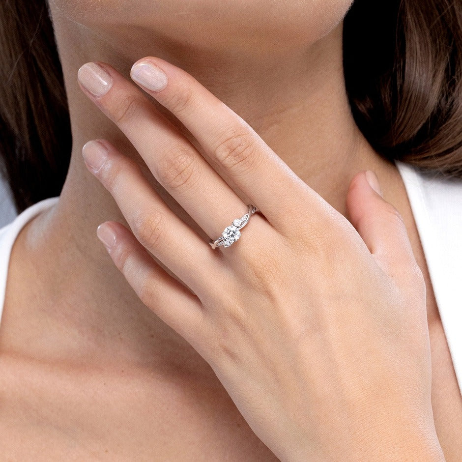 1.05 Ct In Center Stone Round Bardot Scallop Engagement Rings