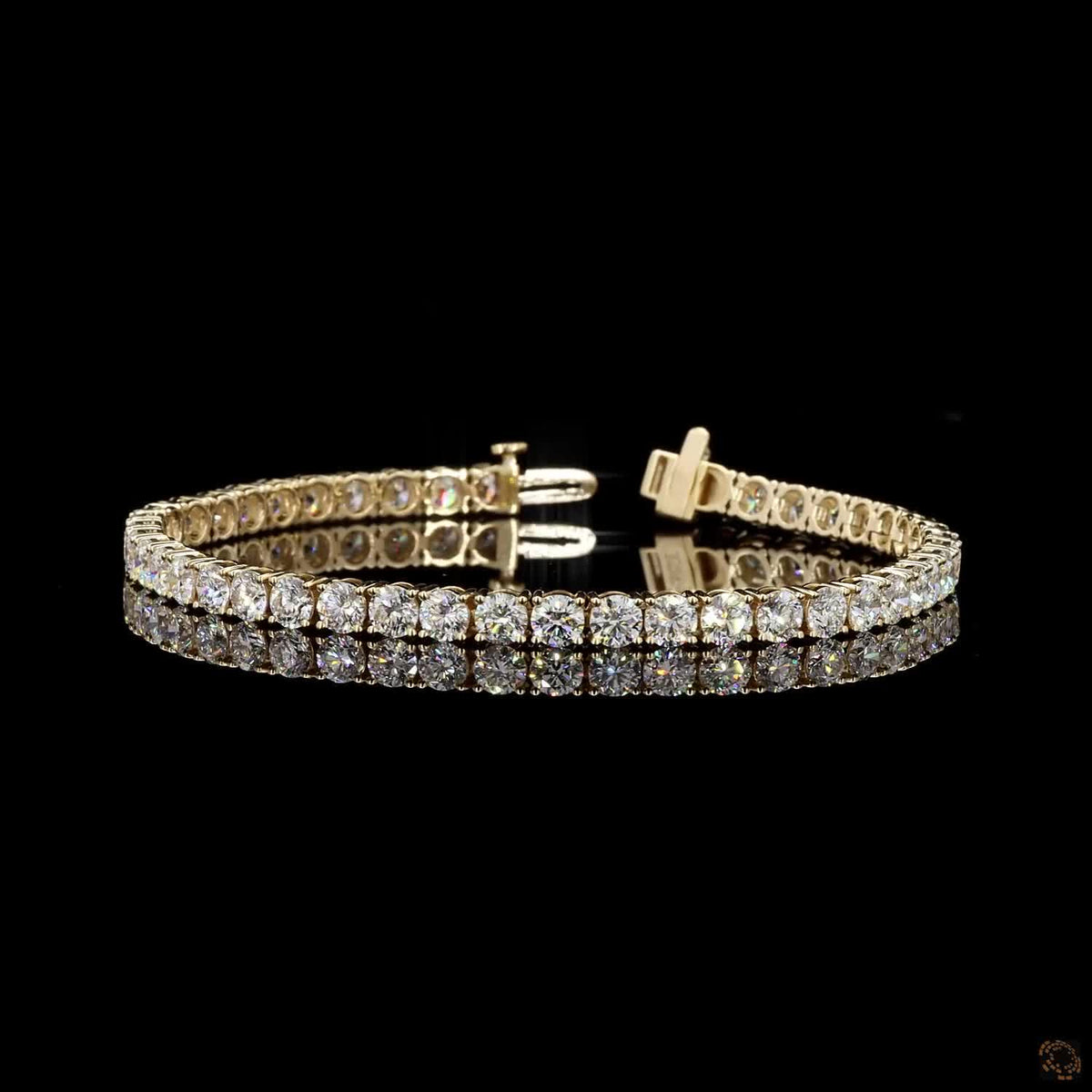 9.15 Ct Classic Four-Prong Round Brilliant Diamond Tennis Bracelet in Yellow Gold
