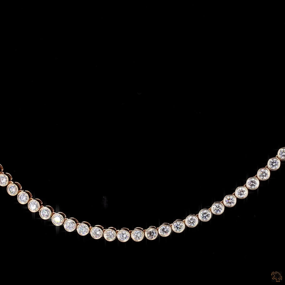 8.25 Ct Experience modern luxury with this bezel-set round-cut diamond tennis necklace