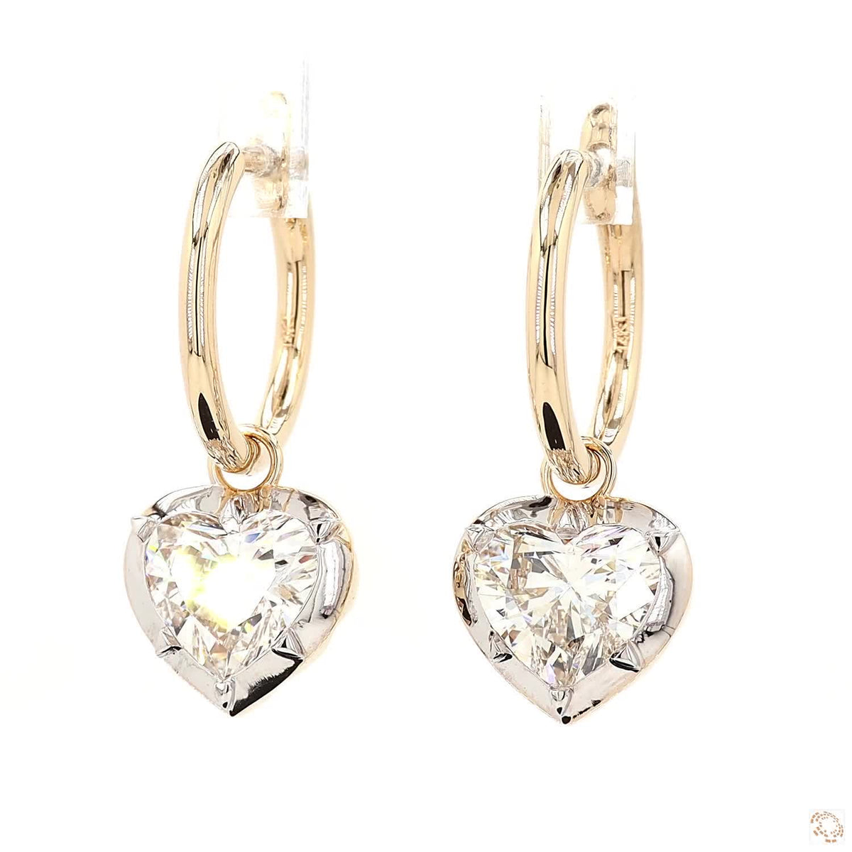 4.06 Ct Bright polished white gold bezel setting featuring stylized claw-prong accents lining the inner border to accentuate the heart silhouette