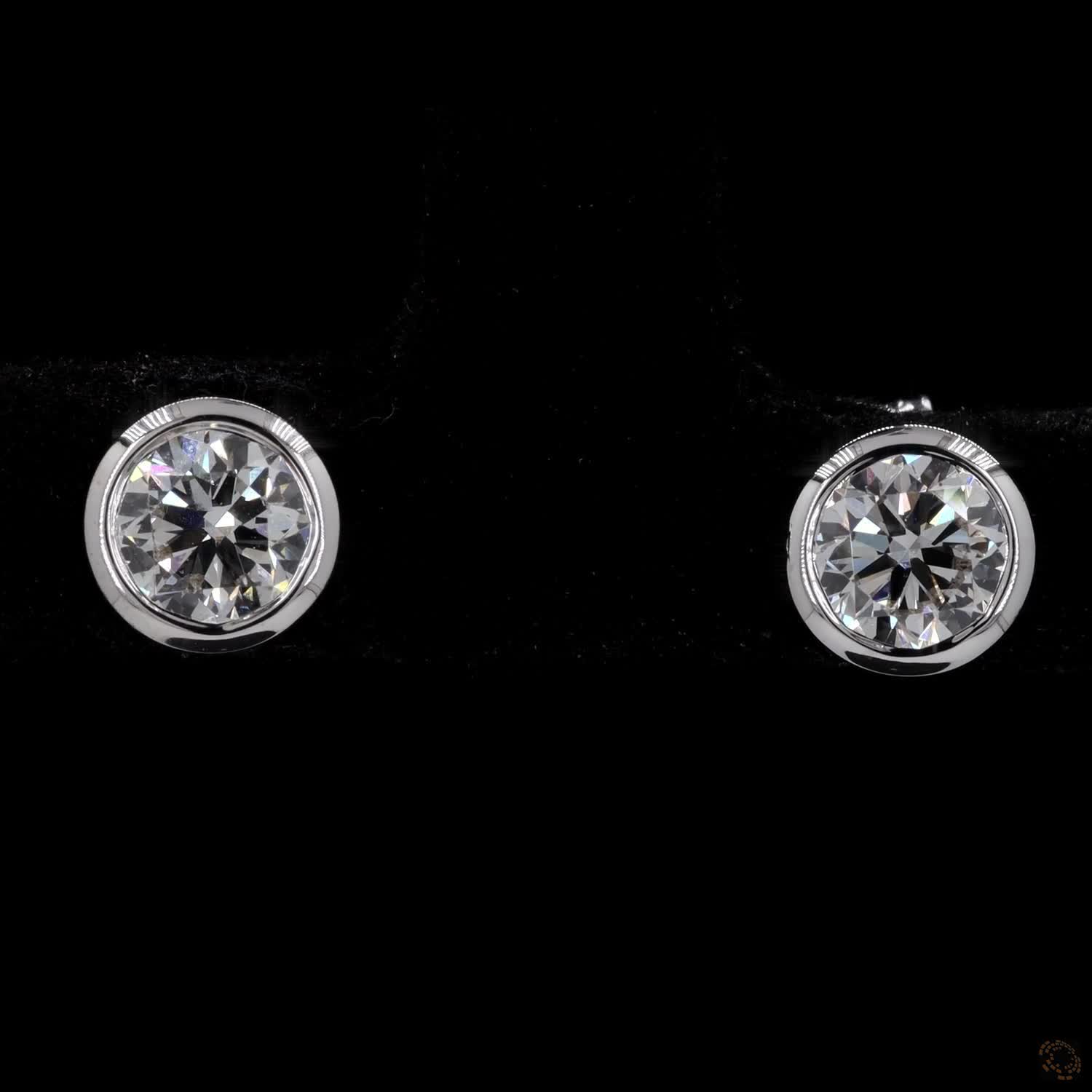 0.97 Ct Solid 14K White Gold Round Brilliant Diamond Stud Earrings – Compas Claw Solitaire Studs