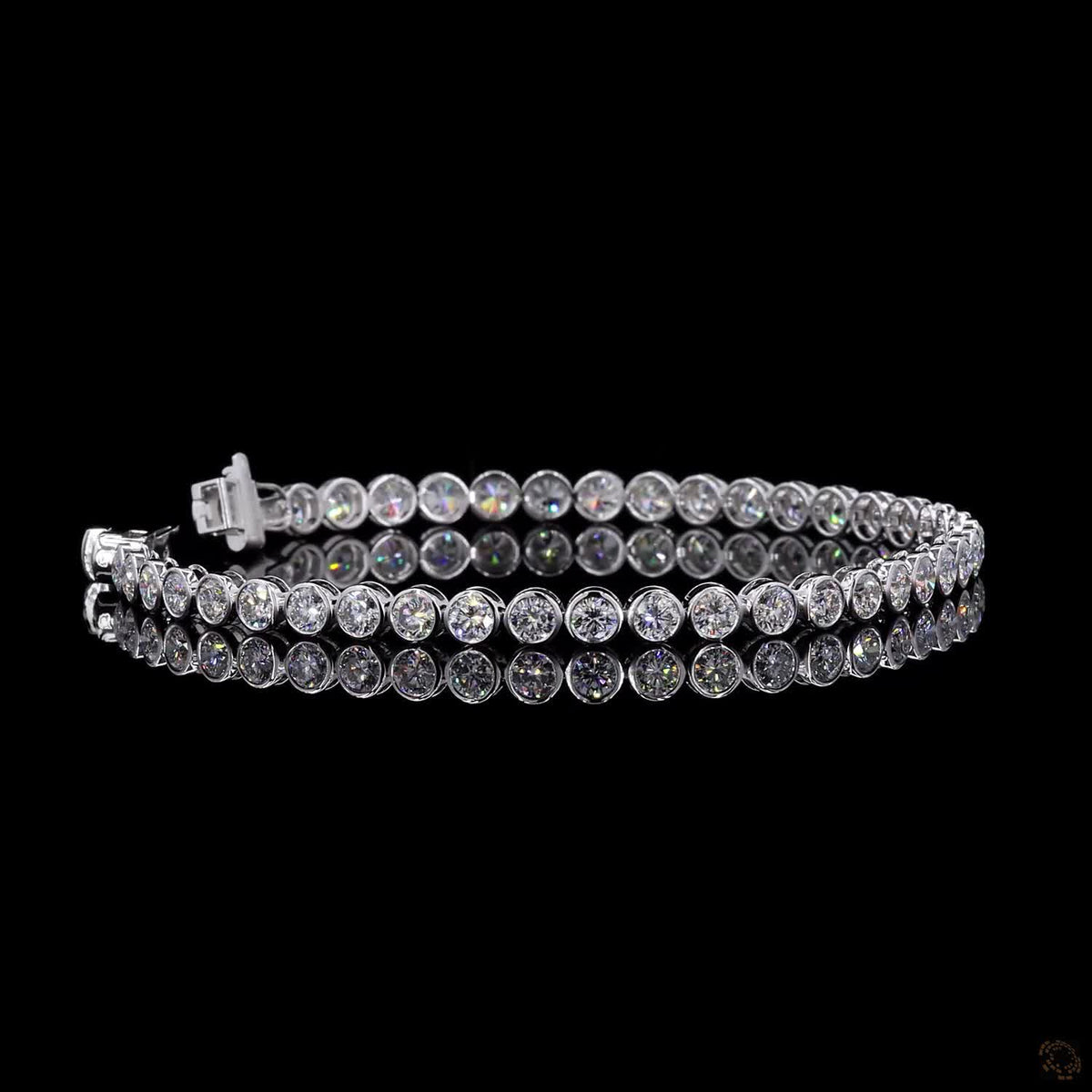 5.57 Ct Full Bezel Setting Individual smooth round metal rims completely encircling each diamond