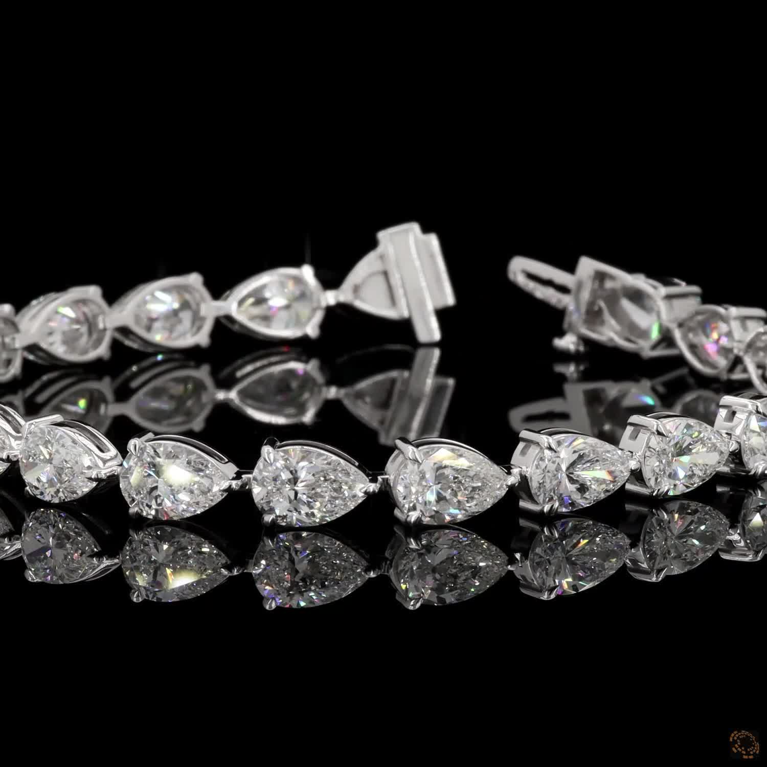 14.91 Ct Pear Cut Diamond Tennis Bracelet in White Gold / Platinum