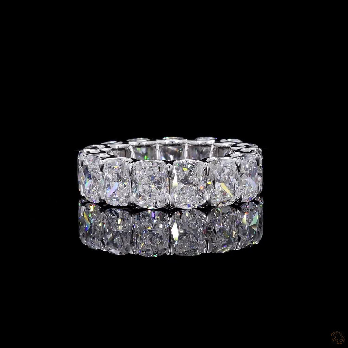 10.76 Ct Experience breathtaking sparkle from every angle with this exquisite cushion-cut diamond eternity band