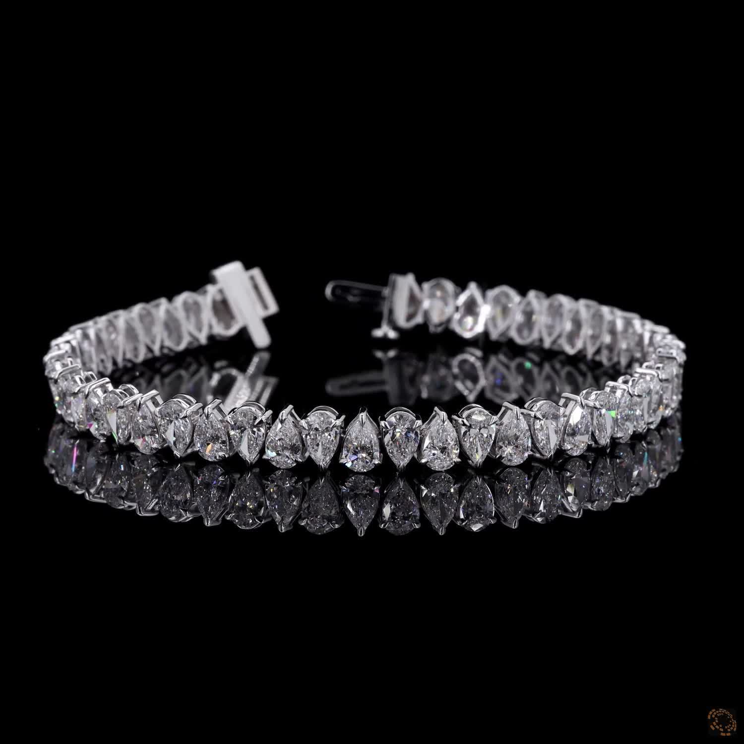 12.86 Ct Vertical Pear Cut Lab-Grown / Moissanite Diamond Tennis Bracelet in Platinum