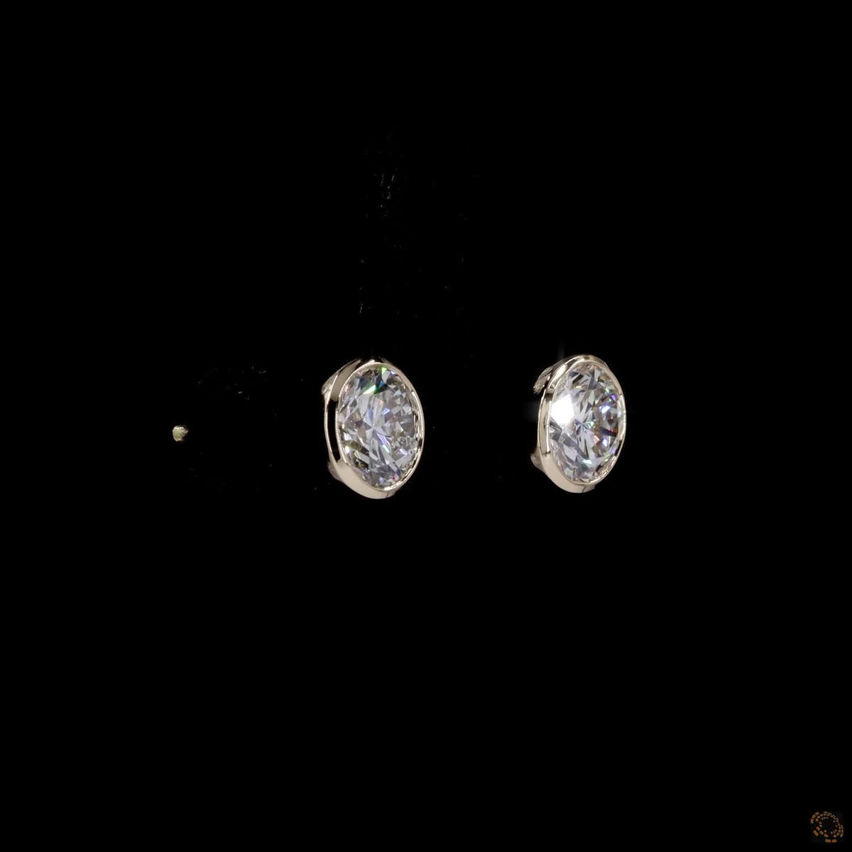 2.05 Ct The protective metal trim offers a smooth, snag-free profile suitable for active lifestyles and professional daily wear