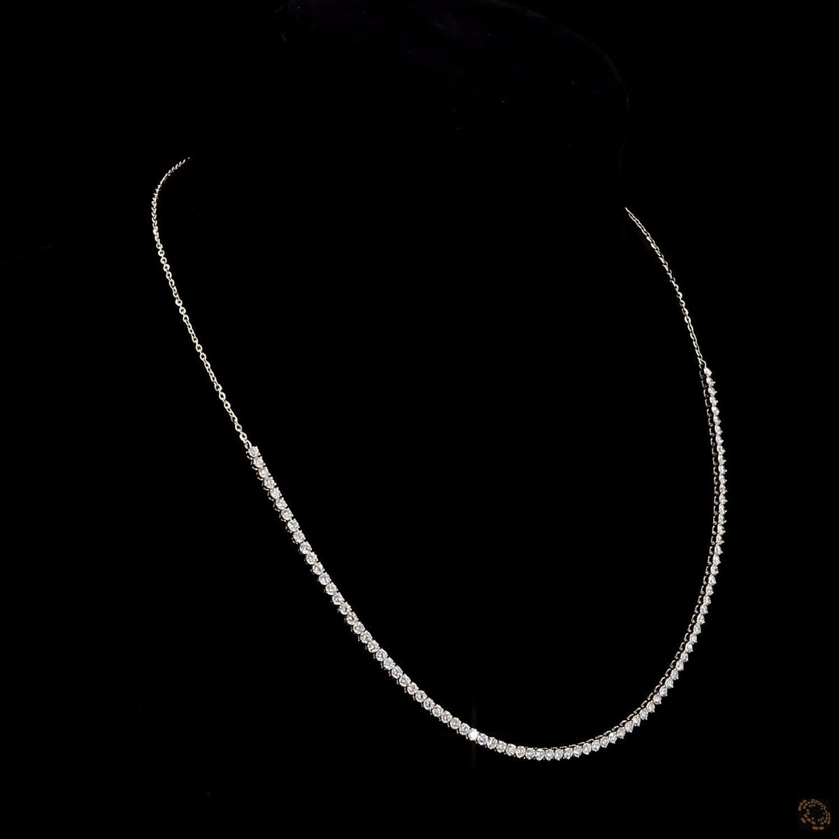 3.98 Ct Graduated Round Brilliant Diamond Riviera Line Necklace in Yellow Gold