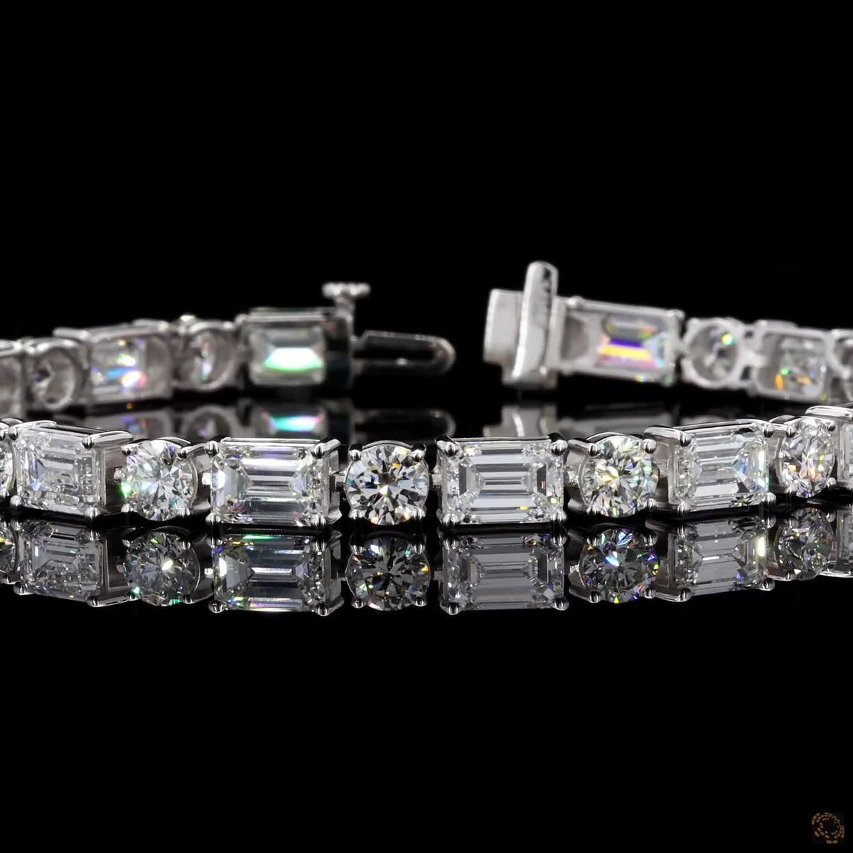 17.94 Ct Luxury Round-Emerald cut Diamond Fancy Bracelet in Gold Setting
