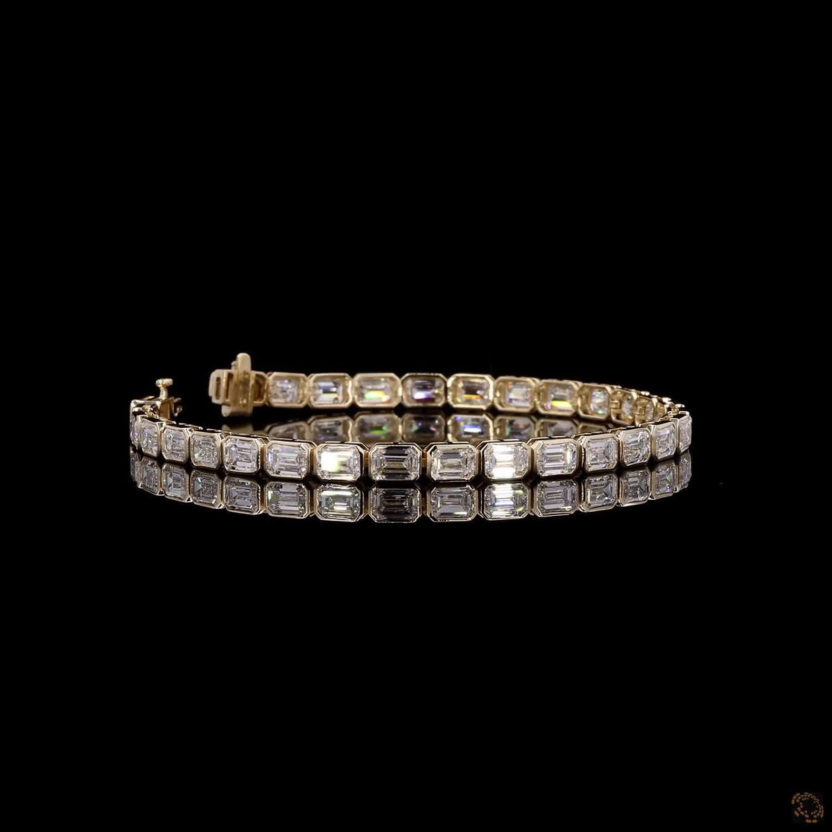 12.2 Ct Bezel-Set East-West Emerald Cut Diamond Tennis Bracelet in Yellow Gold