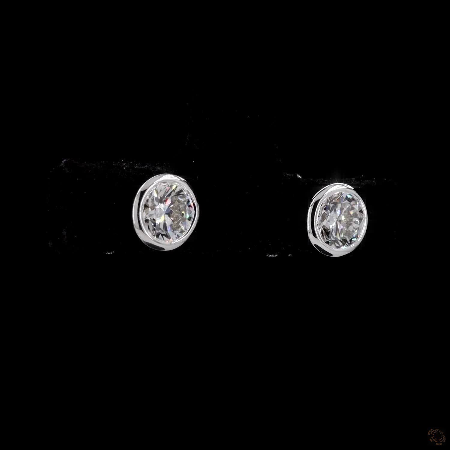 0.97 Ct Solid 14K White Gold Round Brilliant Diamond Stud Earrings – Compas Claw Solitaire Studs