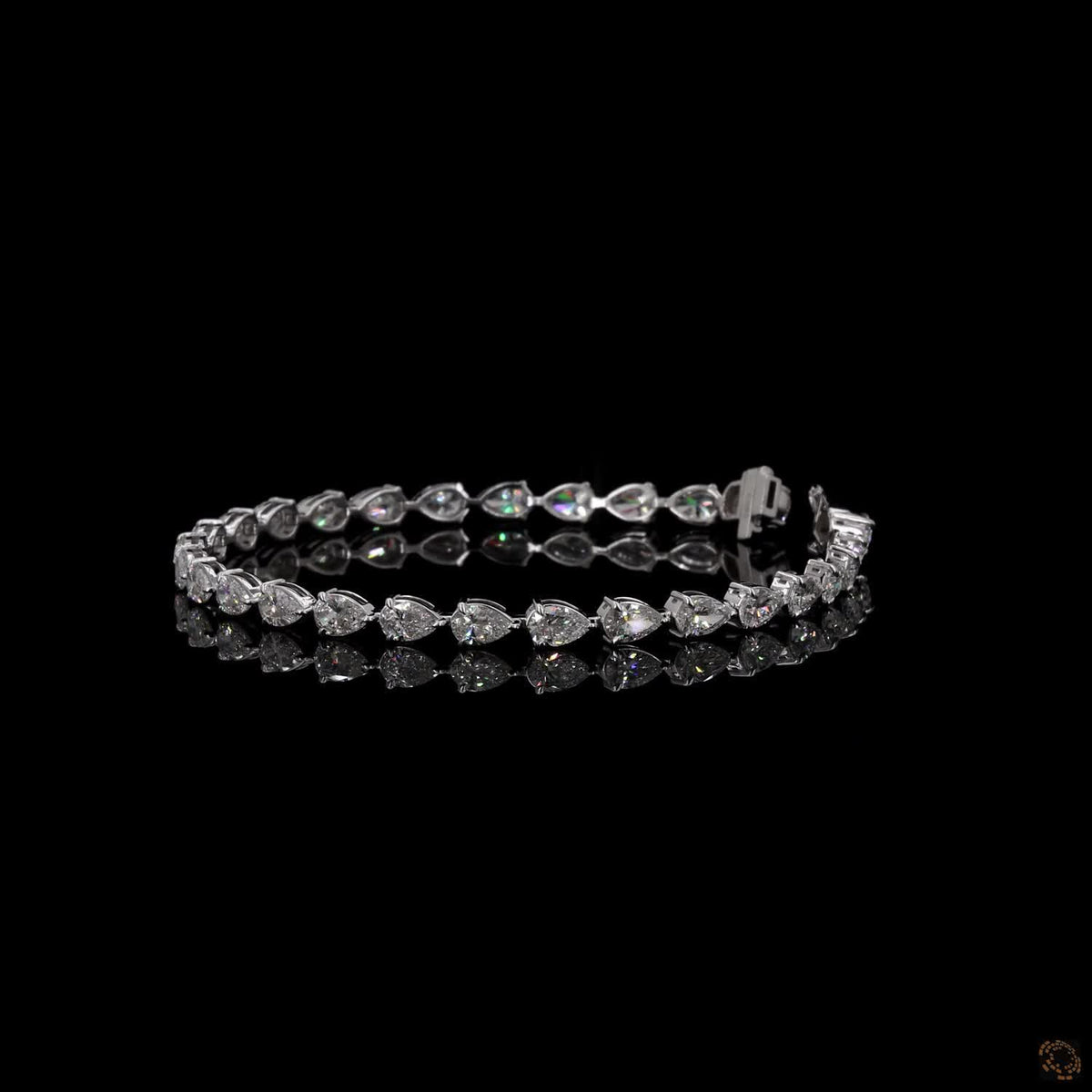 7.06 Ct Three-Prong Basket Setting featuring a protective V-prong at each tip