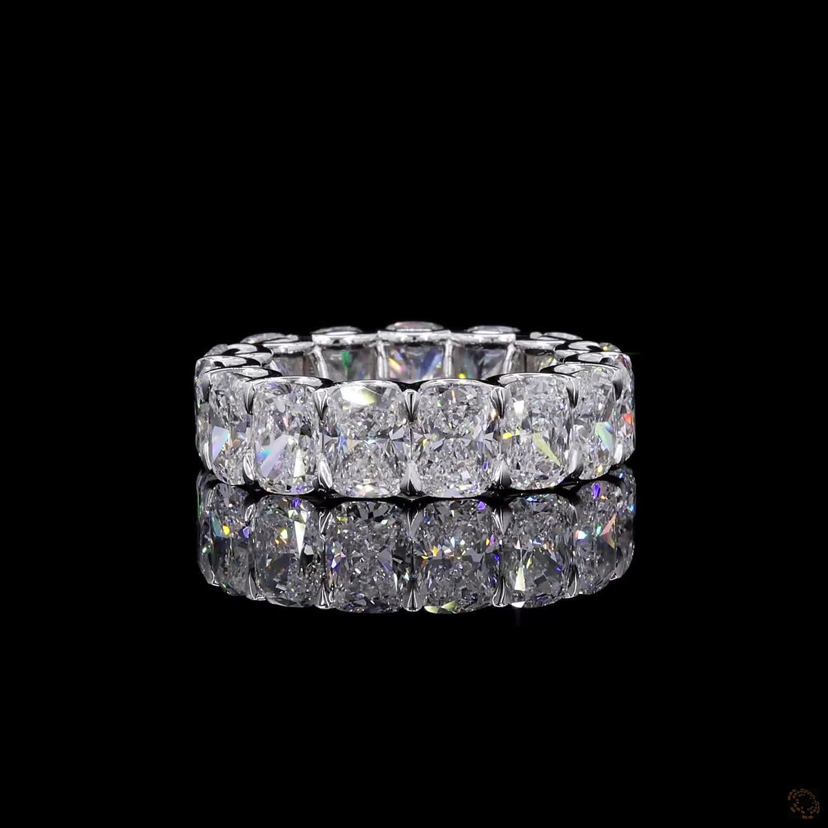 10.76 Ct Experience breathtaking sparkle from every angle with this exquisite cushion-cut diamond eternity band
