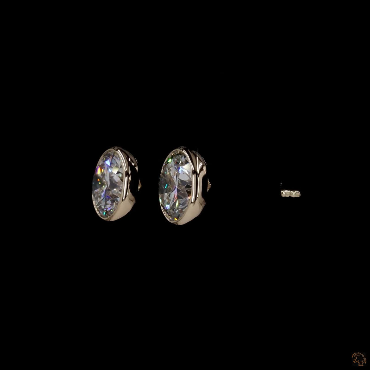 4.08 Ct Full Bezel Setting Smooth solid yellow gold rim fully surrounding each diamond