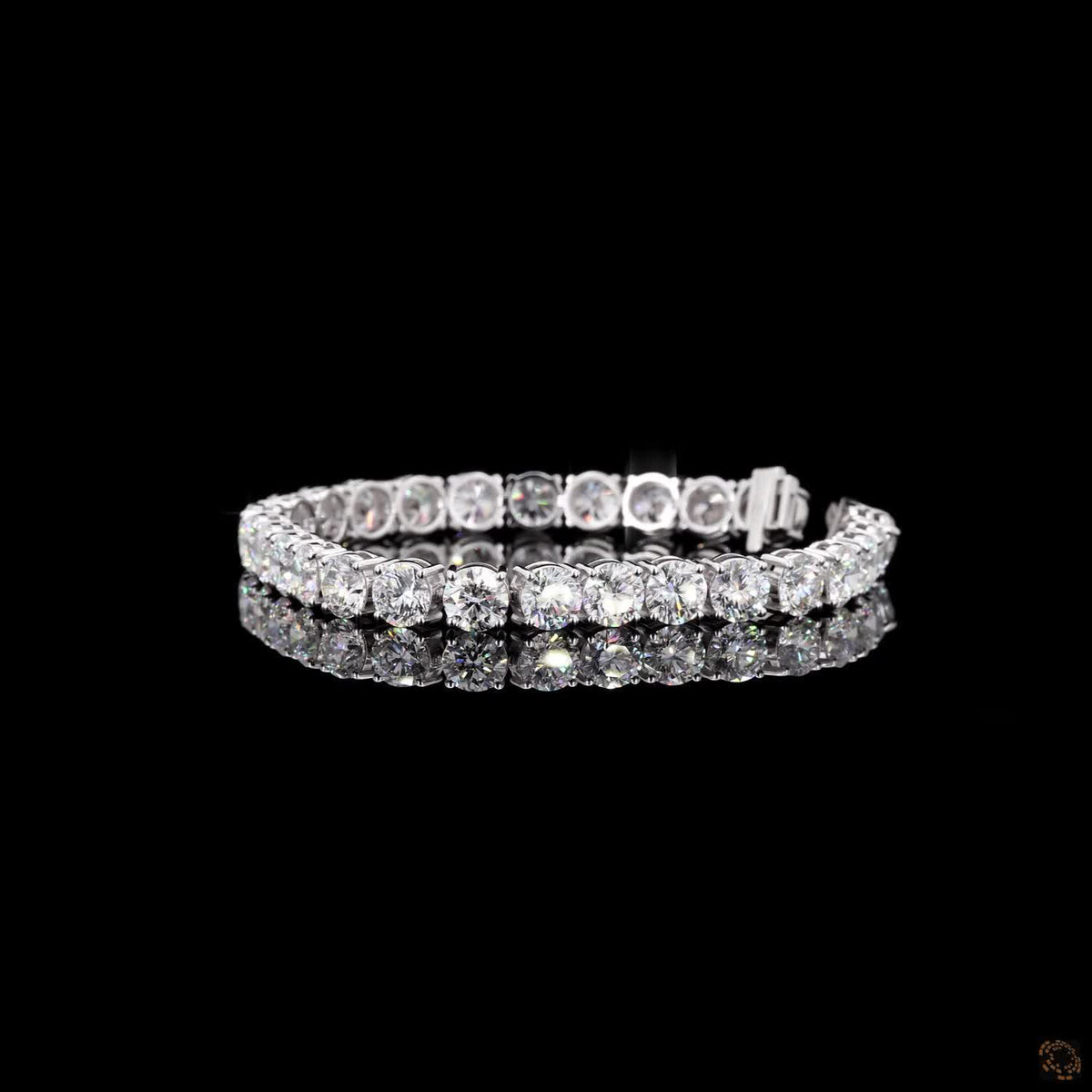 28.42 Ct Traditional 4-Prong Open-Basket Setting for maximum light refraction and brilliance