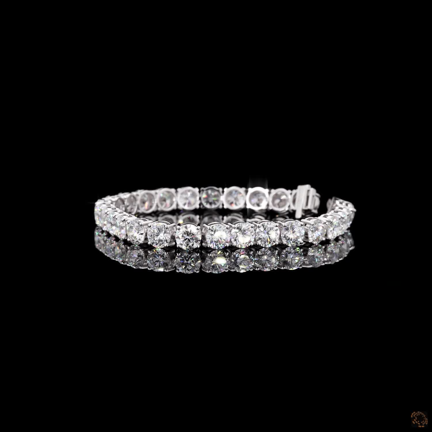 28.42 Ct Traditional 4-Prong Open-Basket Setting for maximum light refraction and brilliance