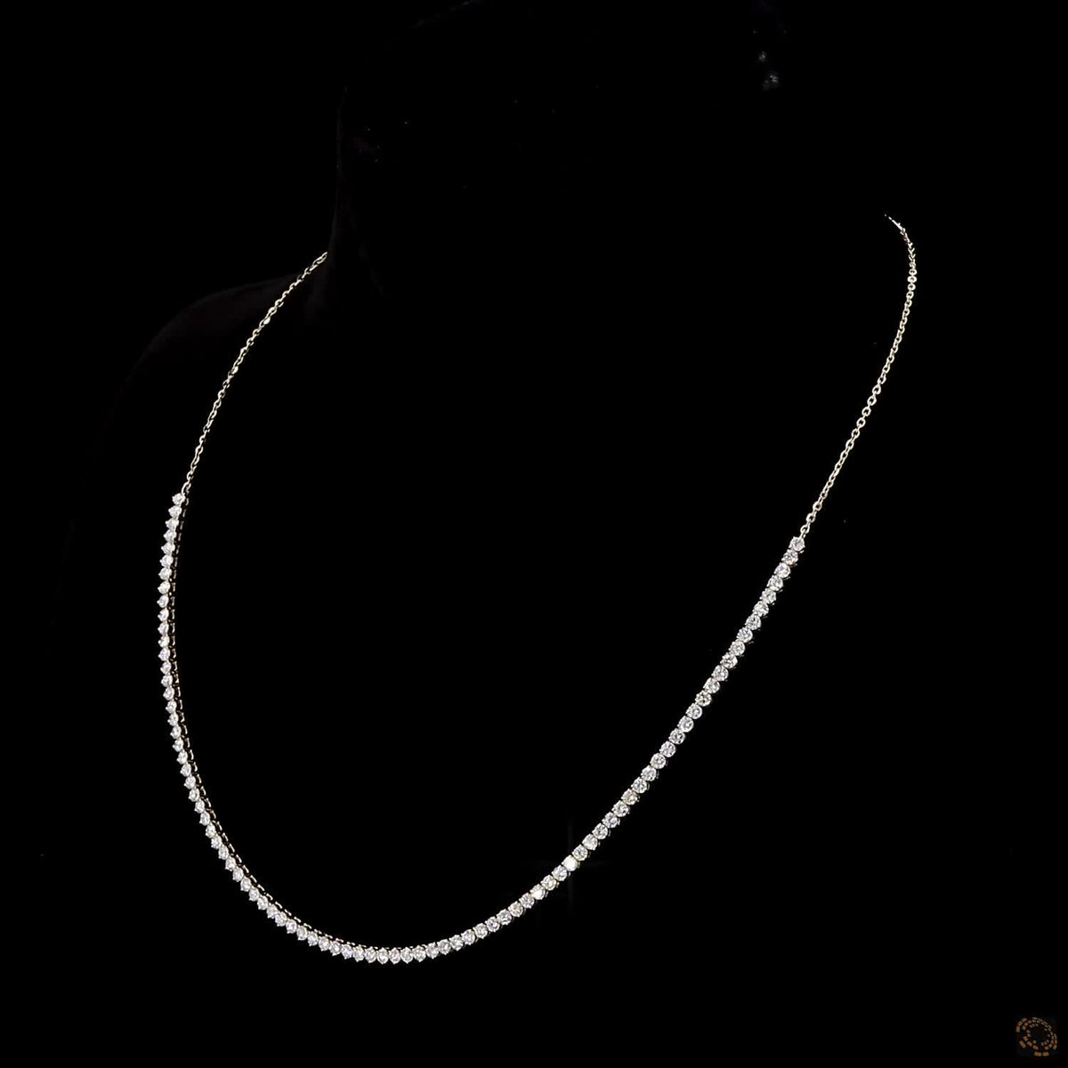 3.98 Ct Graduated Round Brilliant Diamond Riviera Line Necklace in Yellow Gold
