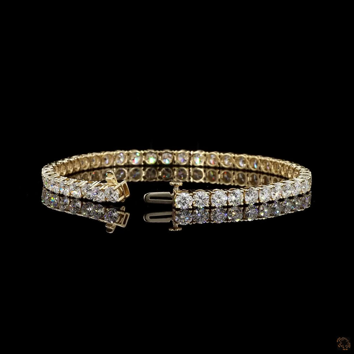 9.15 Ct Classic Four-Prong Round Brilliant Diamond Tennis Bracelet in Yellow Gold