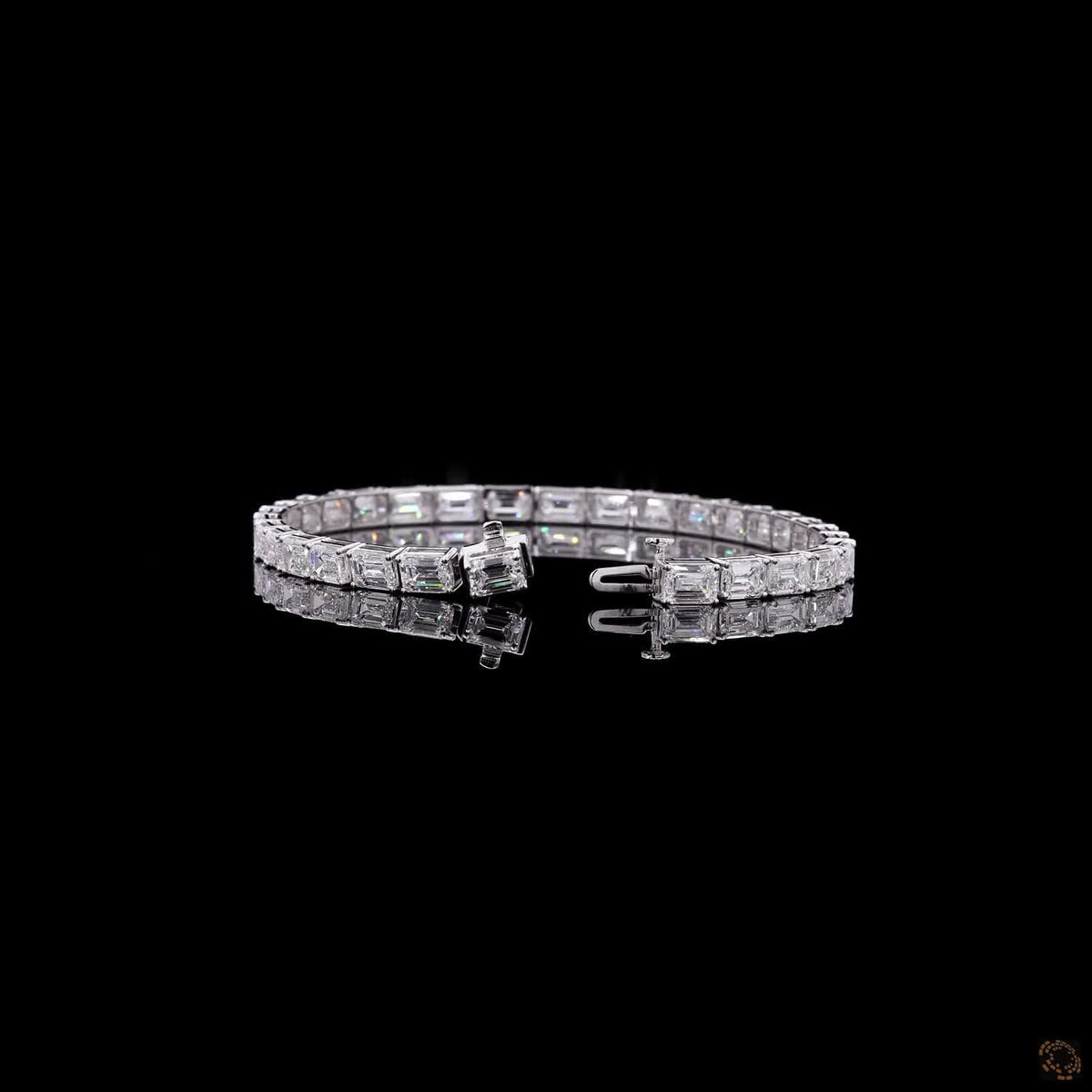 15.78 Ct East-West Emerald Cut Diamond Tennis Bracelet in White Gold