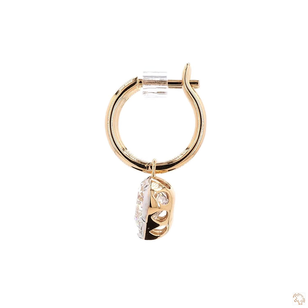 5.27 Ct Sculpted gallery basket with v-prongs protecting the point and lobes of the heart
