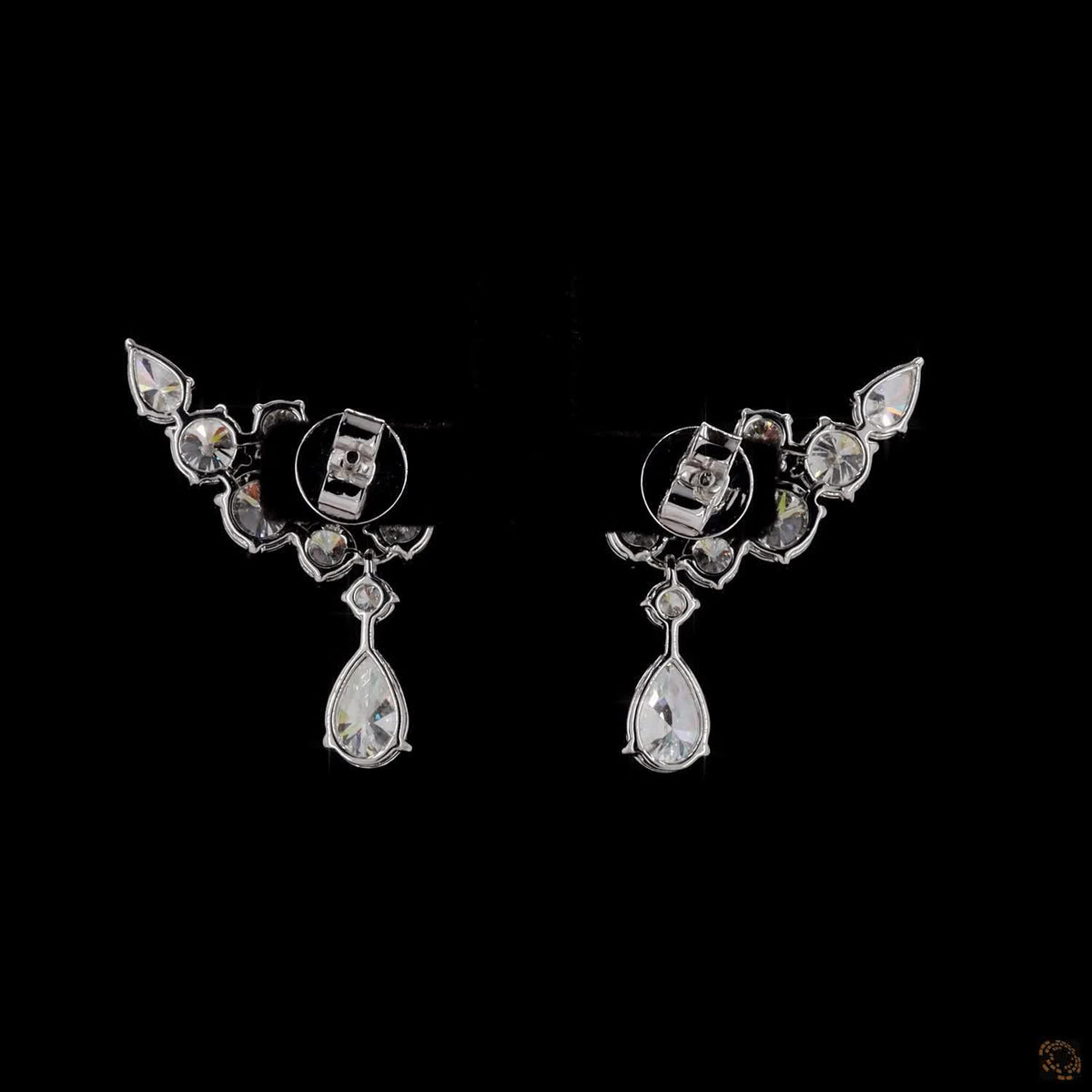 8.07 Ct Glamorous, Statement, Modern Bridal, Winged / Botanical-inspired Cluster