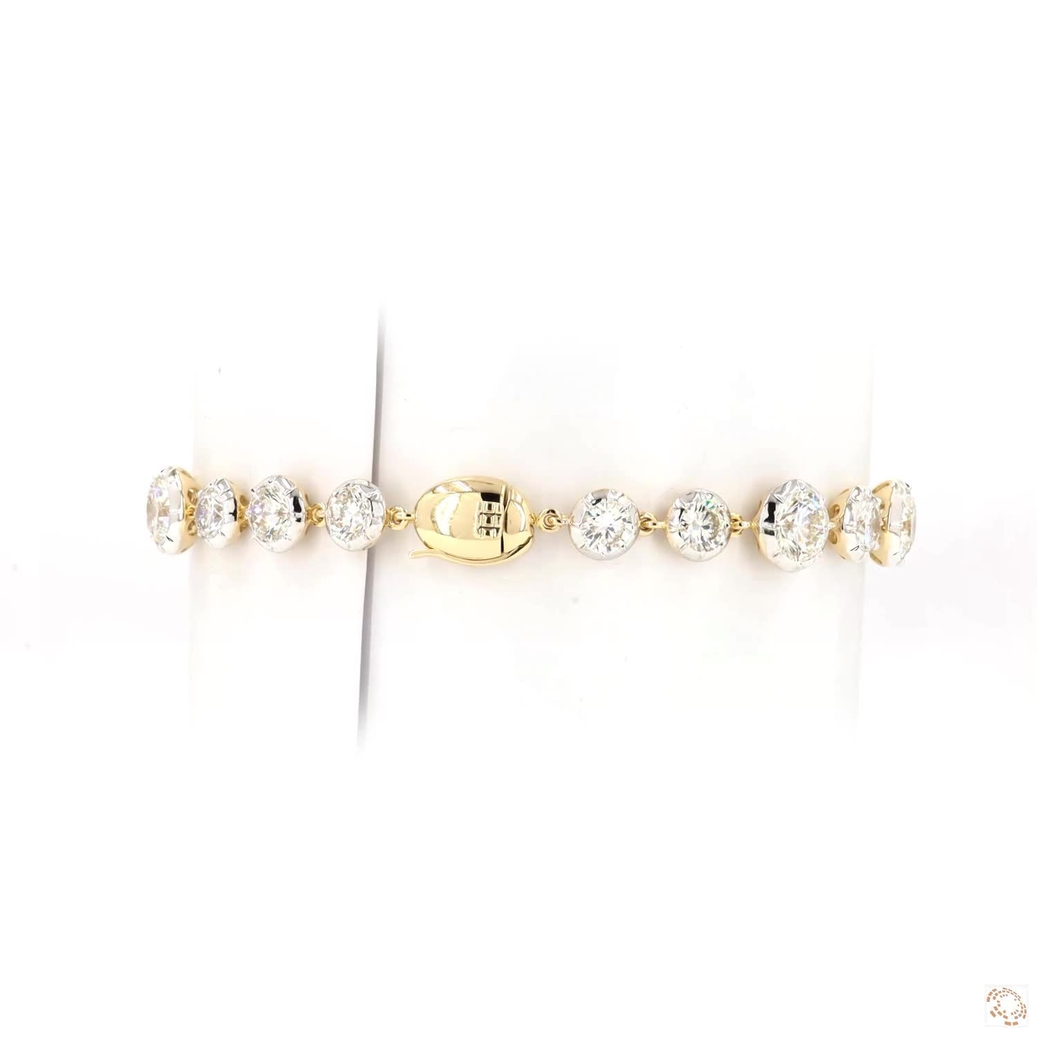9.32 Ct Graduated Round Diamond Bezel Illusion Tennis Bracelet in 14K White Gold