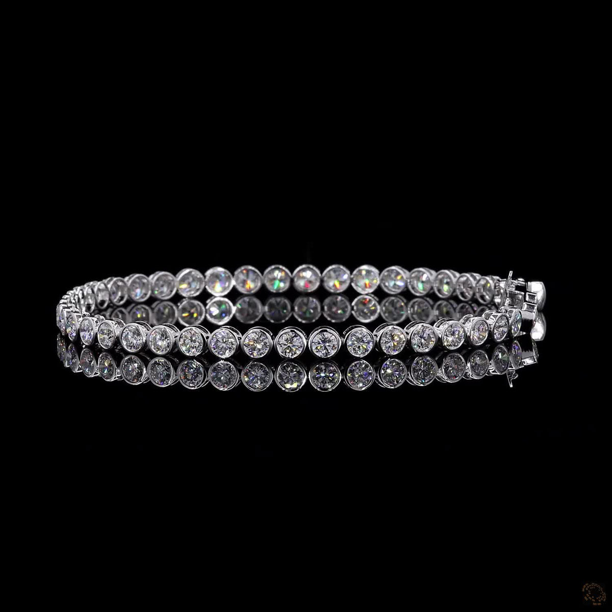 5.57 Ct Full Bezel Setting Individual smooth round metal rims completely encircling each diamond