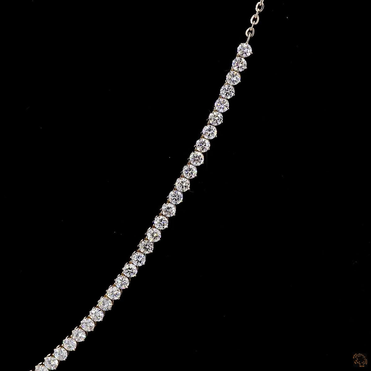 3.98 Ct Graduated Round Brilliant Diamond Riviera Line Necklace in Yellow Gold