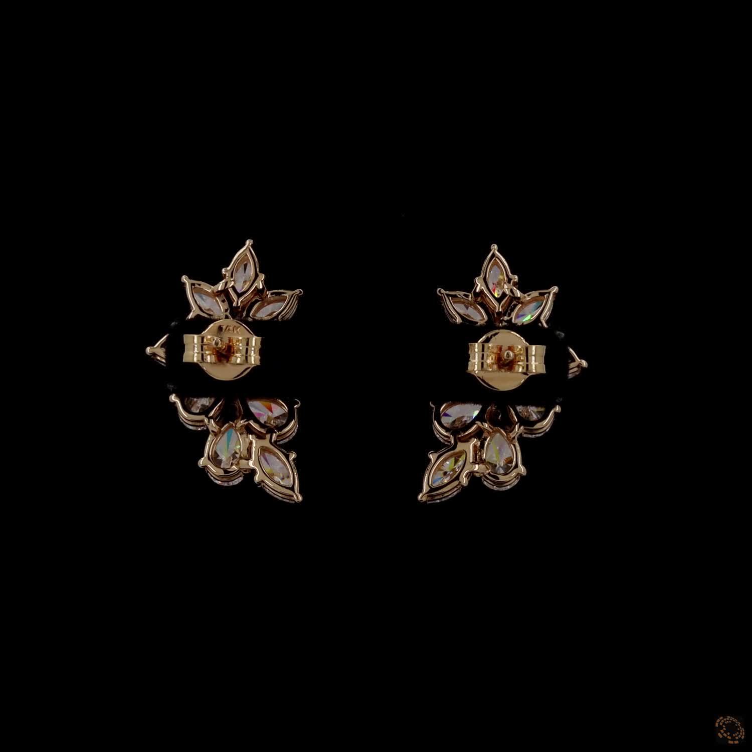 3.46 Ct High-clarity marquise and pear-cut diamonds arranged in alternating leaf patterns
