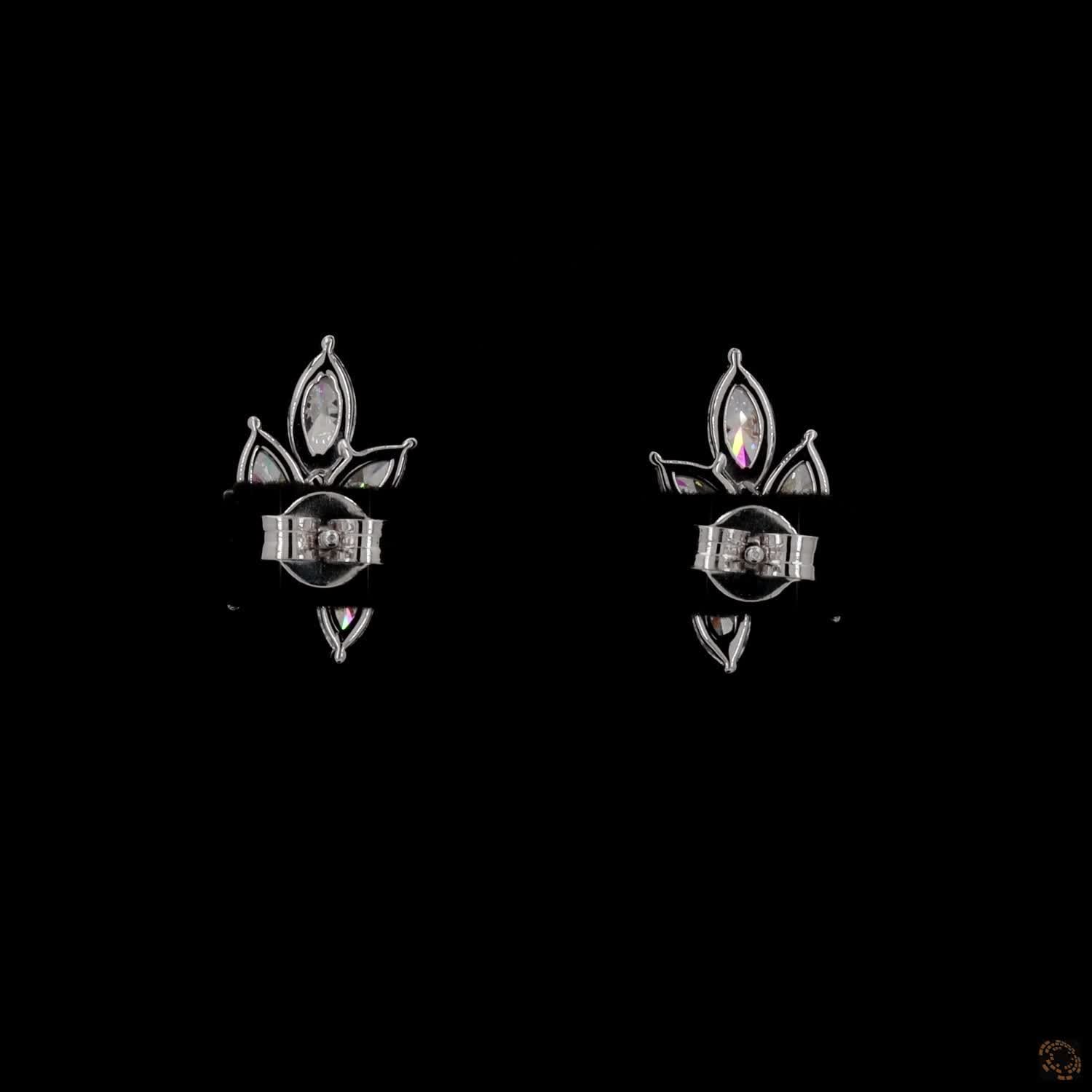 2.85 Ct High-brilliance marquise and pear cut diamonds set in shared-prong mountings